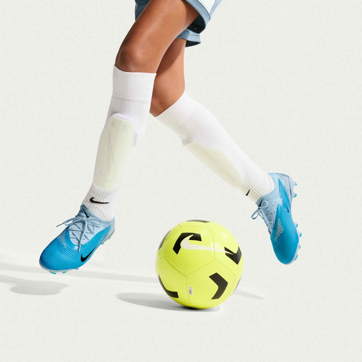 Nike Junior Phantom 6 Low Pro EH Firm-Multi Ground Soccer Cleats - Haaland PE (HO26) (Model 1)