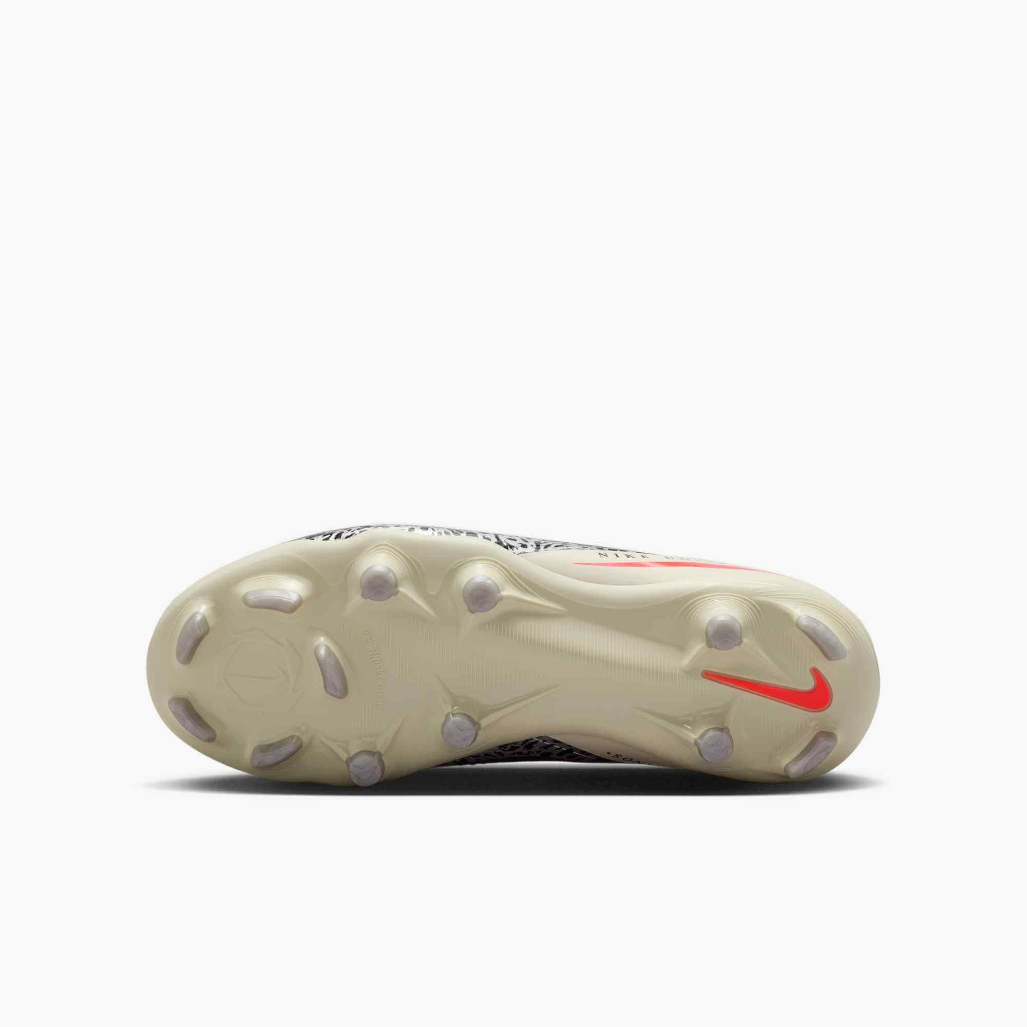 Nike Junior Phantom 6 Low Pro NU3 Firm_Multi Ground Soccer Cleats - United NU3 Pack (SU26) (Bottom)