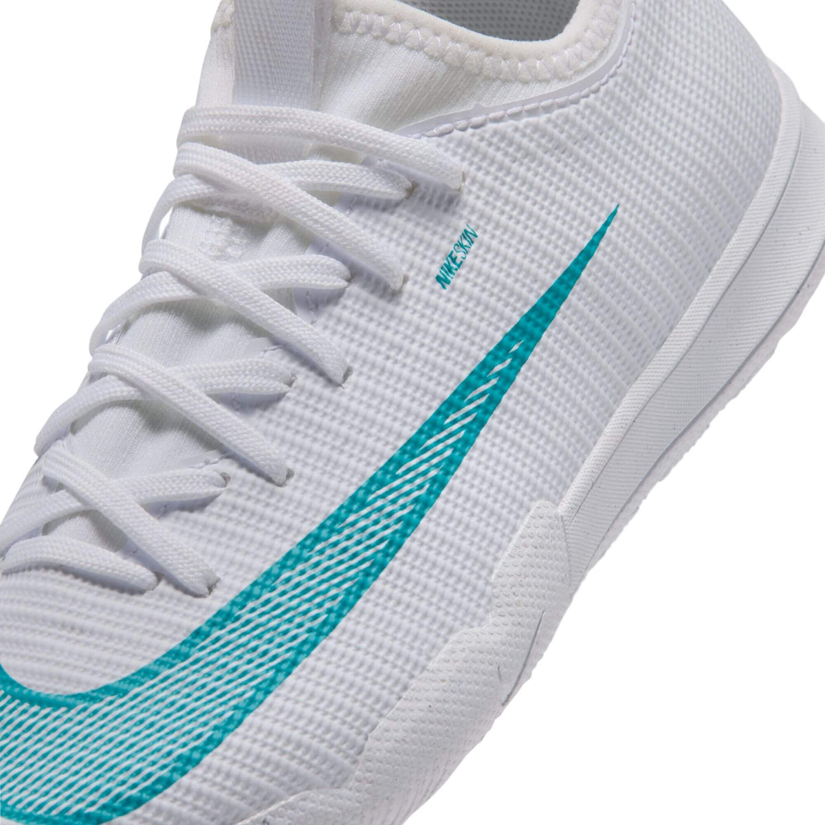 Nike Junior Vapor 17 Academy Indoor Soccer Shoes - White Pack (HO26) (Detail 1)