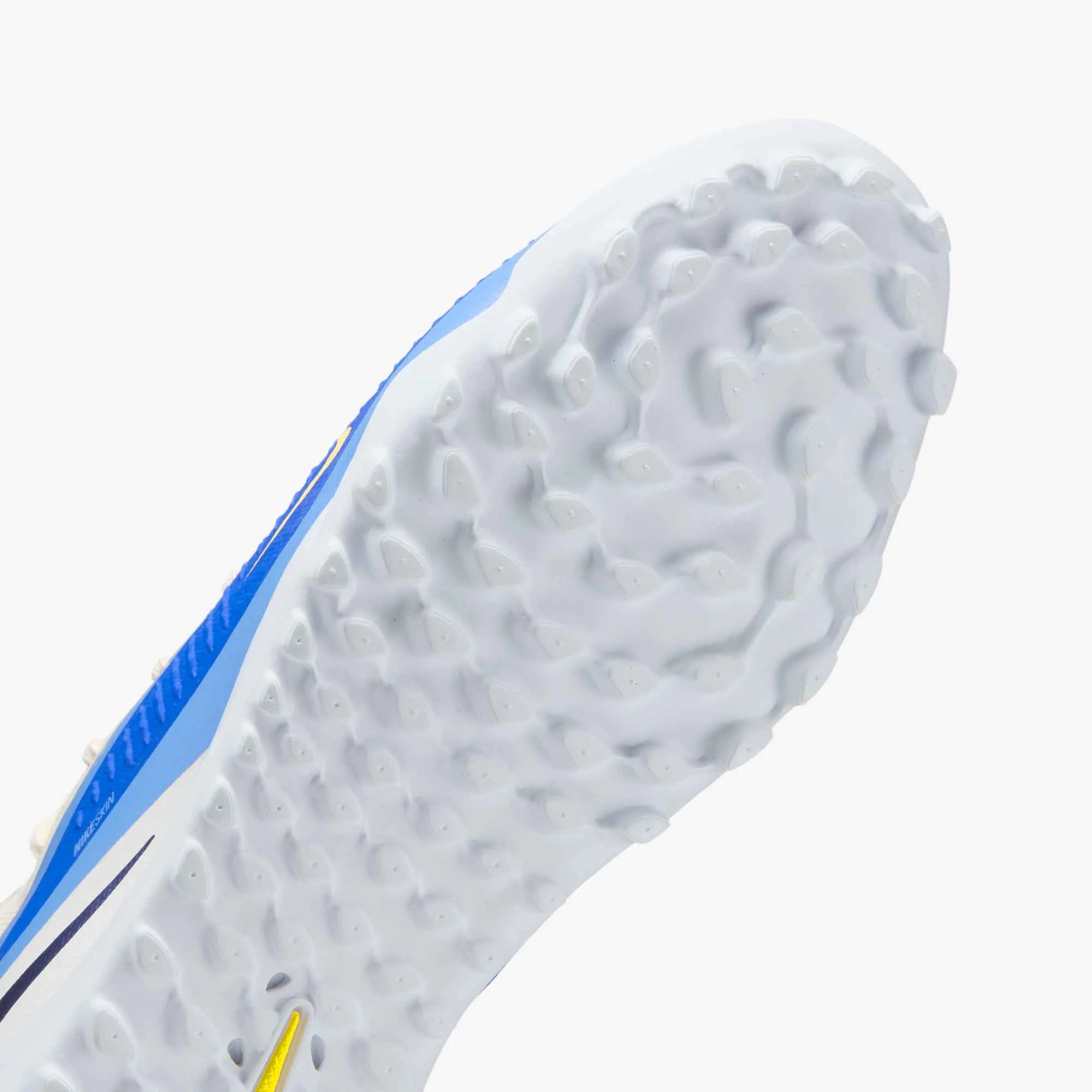 Nike Phantom 6 High Academy LV8 Turf Soccer Shoes - Fear Nothing Pack (FA25) (Detail 1)