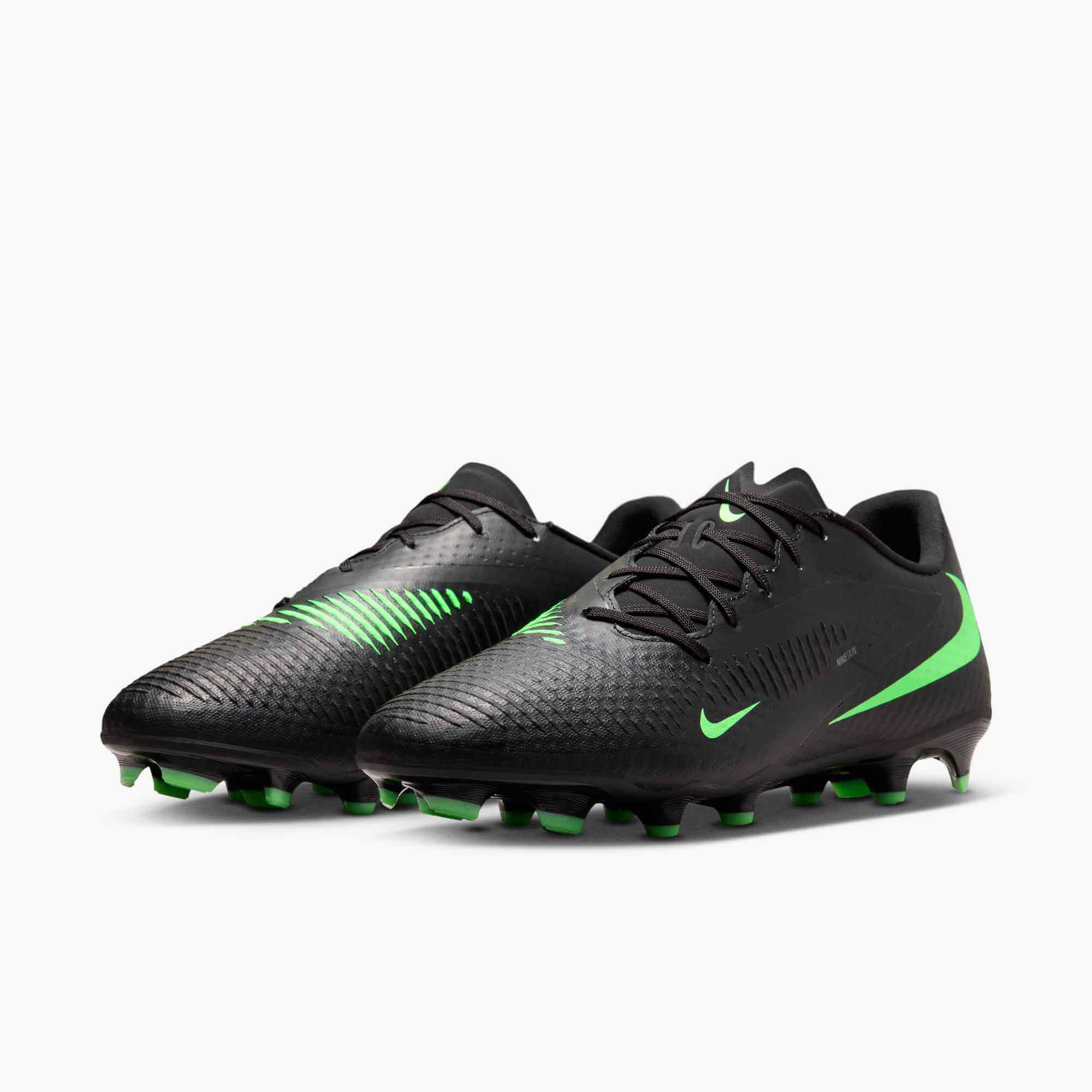 Nike Phantom 6 Low Academy Firm/Multi Ground Soccer Cleats