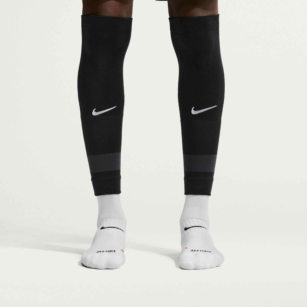 Nike VaporFast Leg-Sleeve Black (Model - Front)