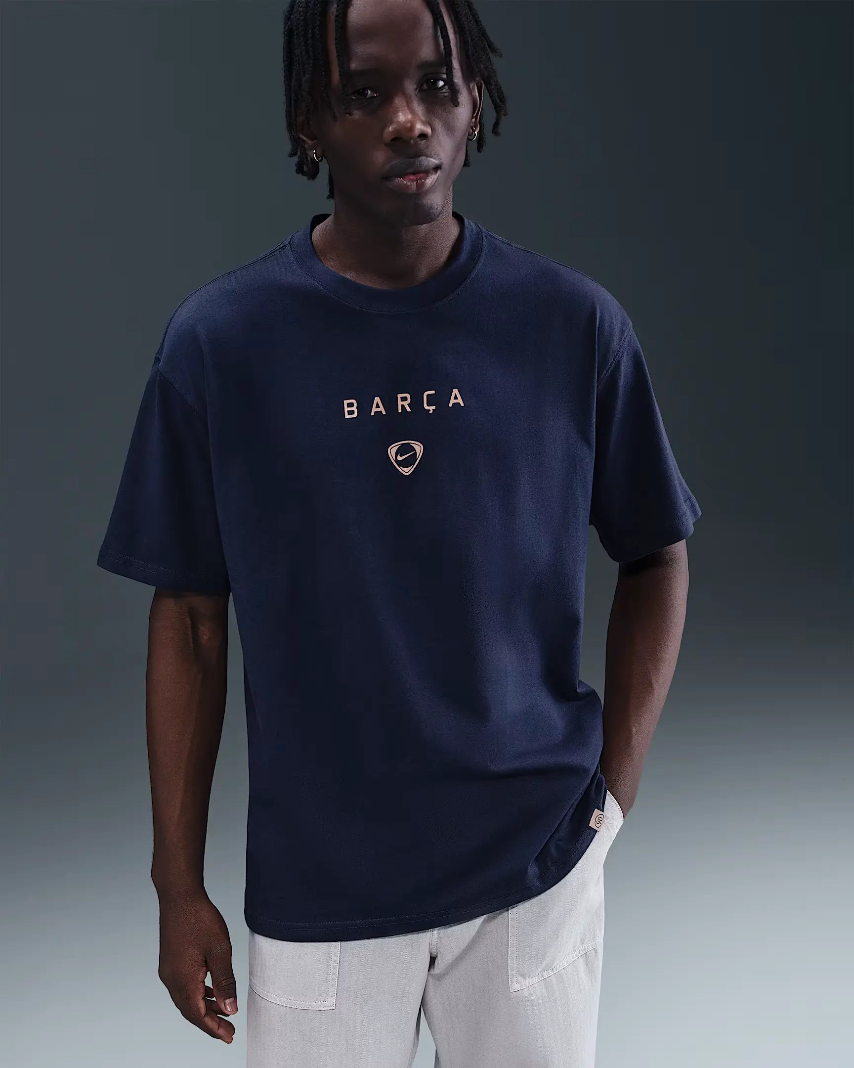 Nike 2025-26 Barcelona Men's T90 Wordmark Tee (Detail 1)