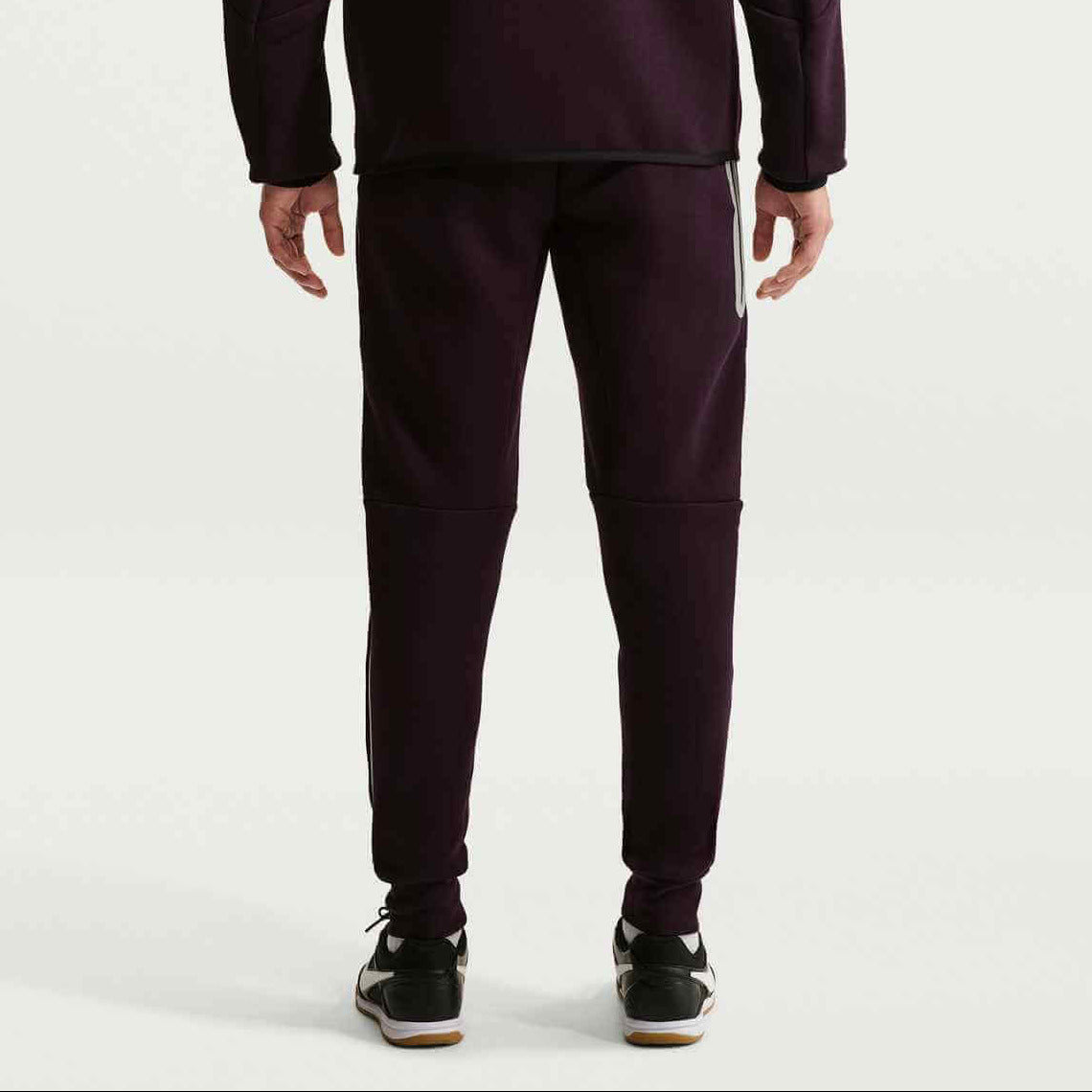 Nike 2026-27 Barcelona Men's Tech Fleece Joggers (Model - Back)