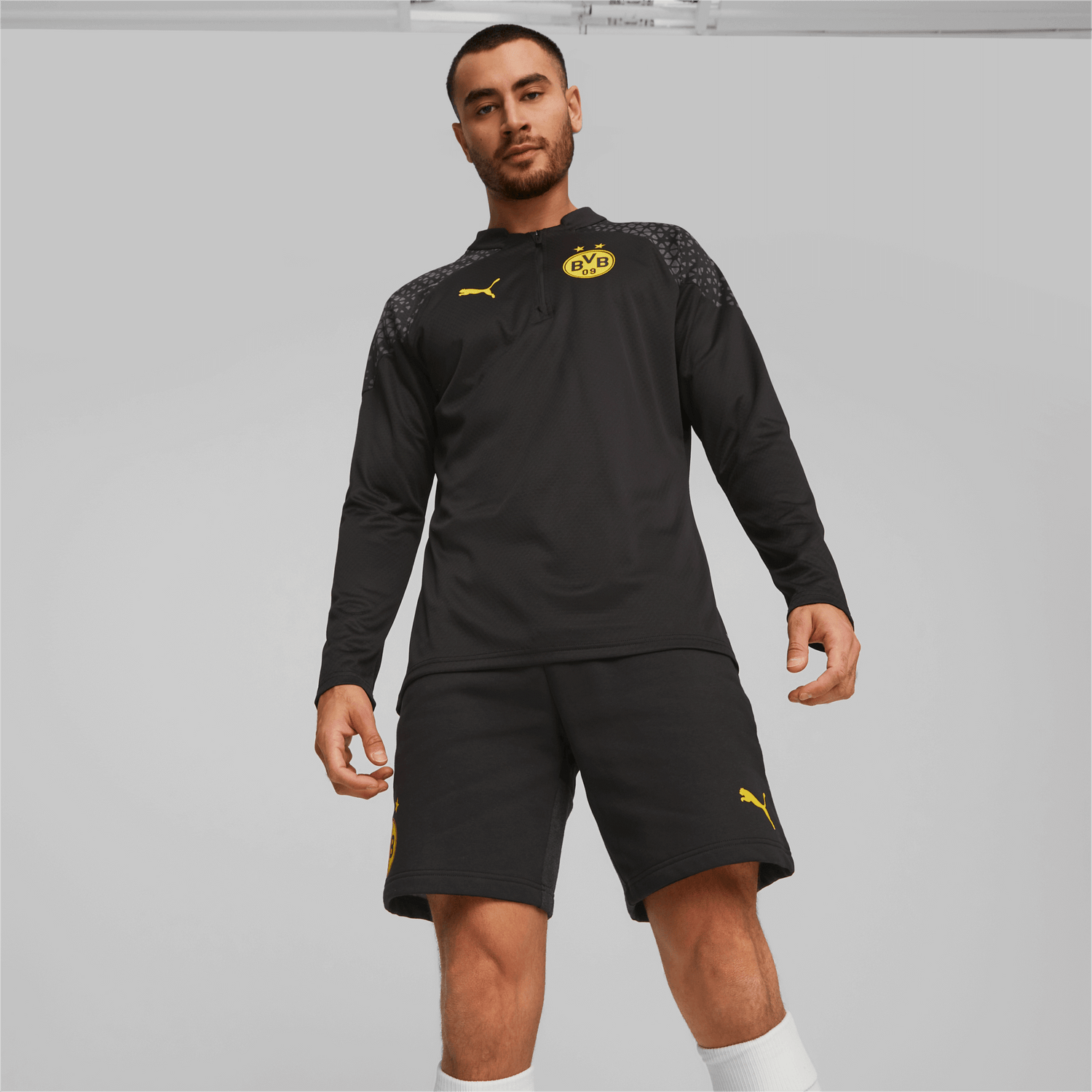 Puma 2023-24 Borussia Dortmund Men's Quarter-Zip Training Top (Model - Front)