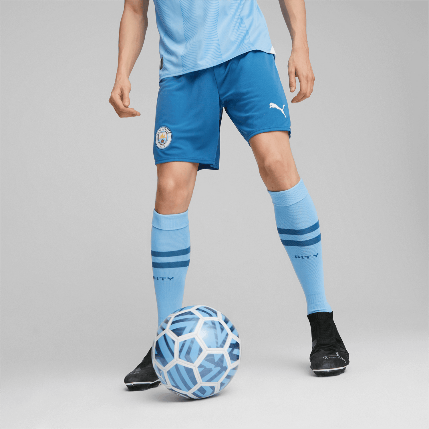 Puma 2023-24 Manchester City Men's Home Shorts (Model - Front)