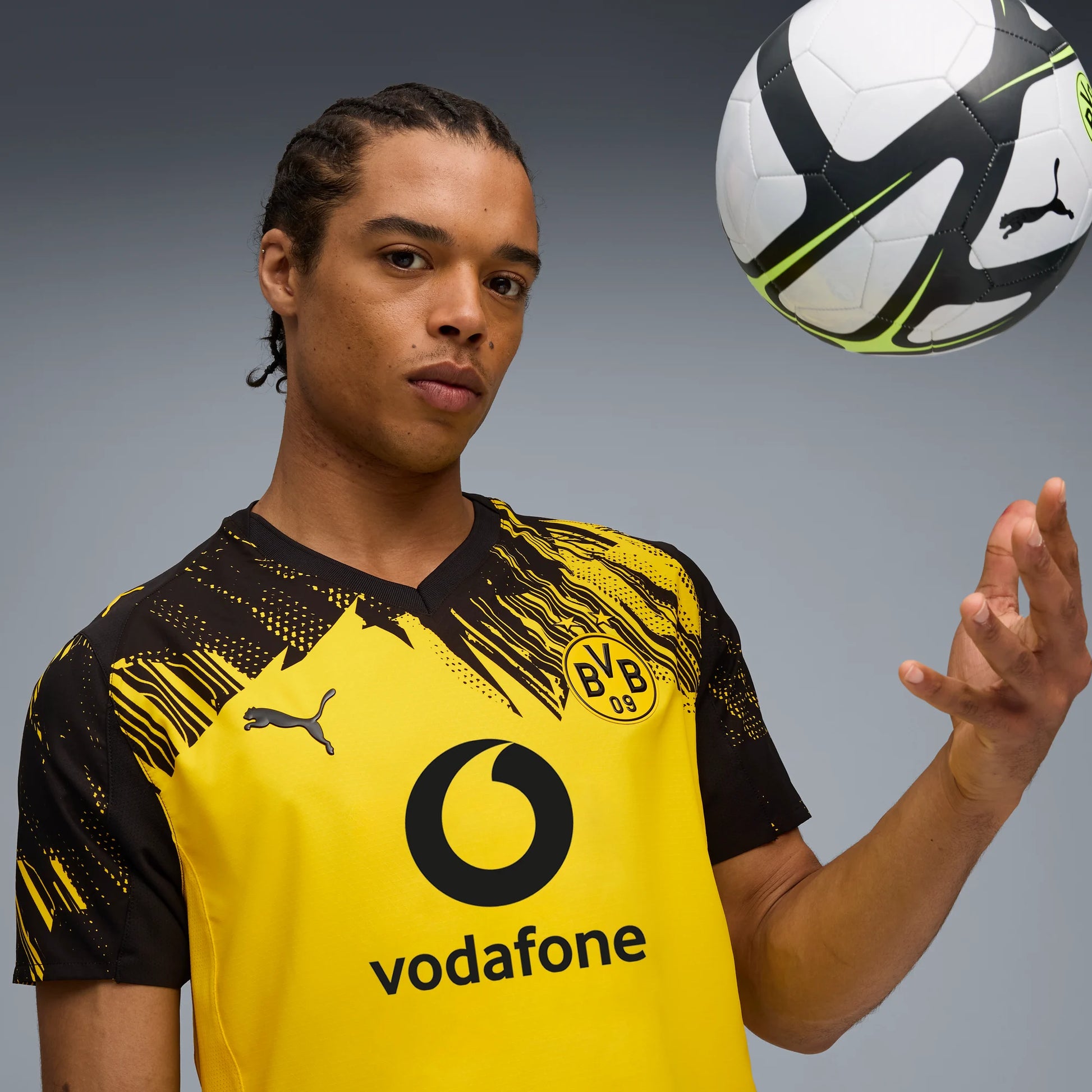 Puma 2025-26 Borussia Dortmund Men's Authentic Home Soccer Jersey (Detail 1)