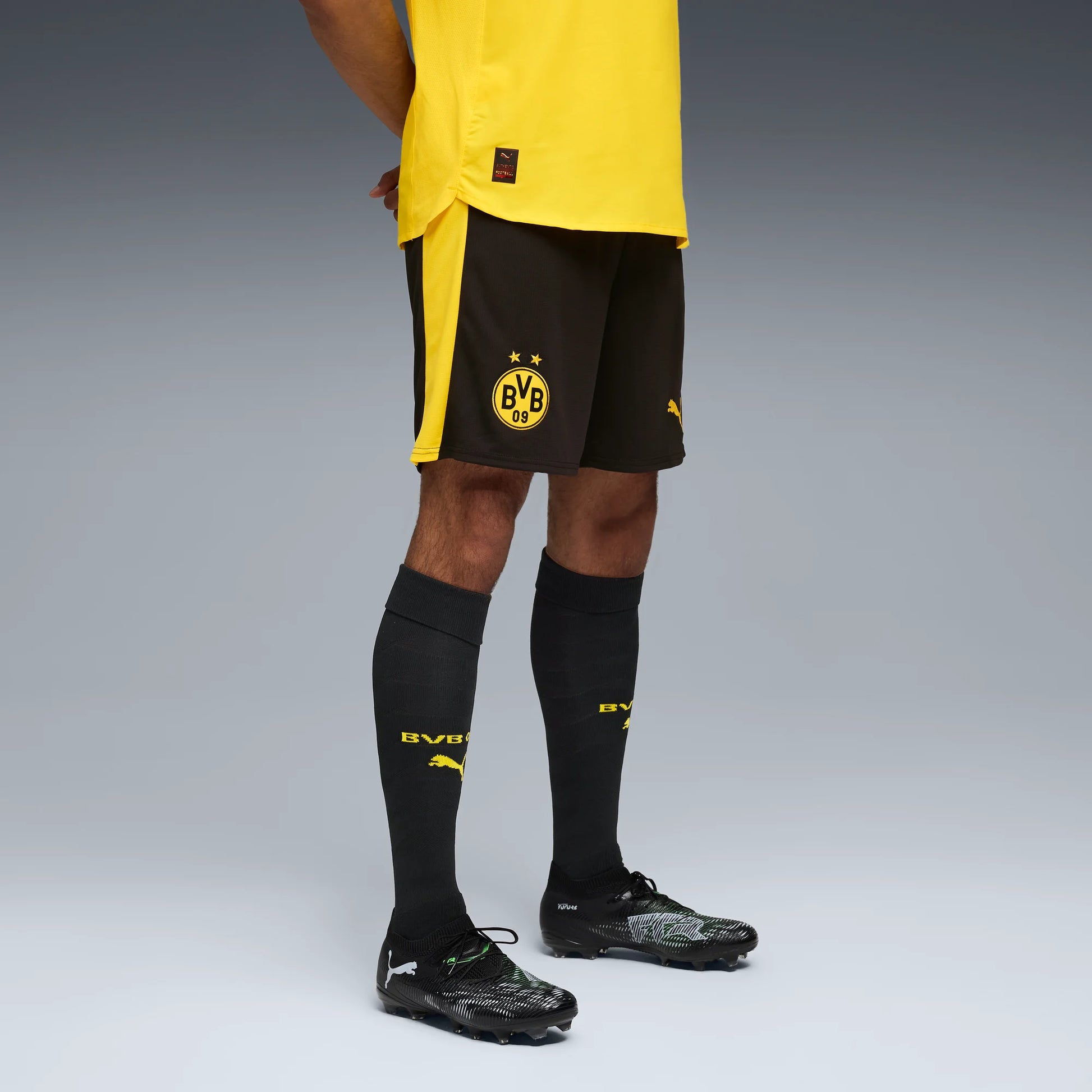 Puma 2025-26 Borussia Dortmund Men's Stadium Blocking Shorts (Model - Front)