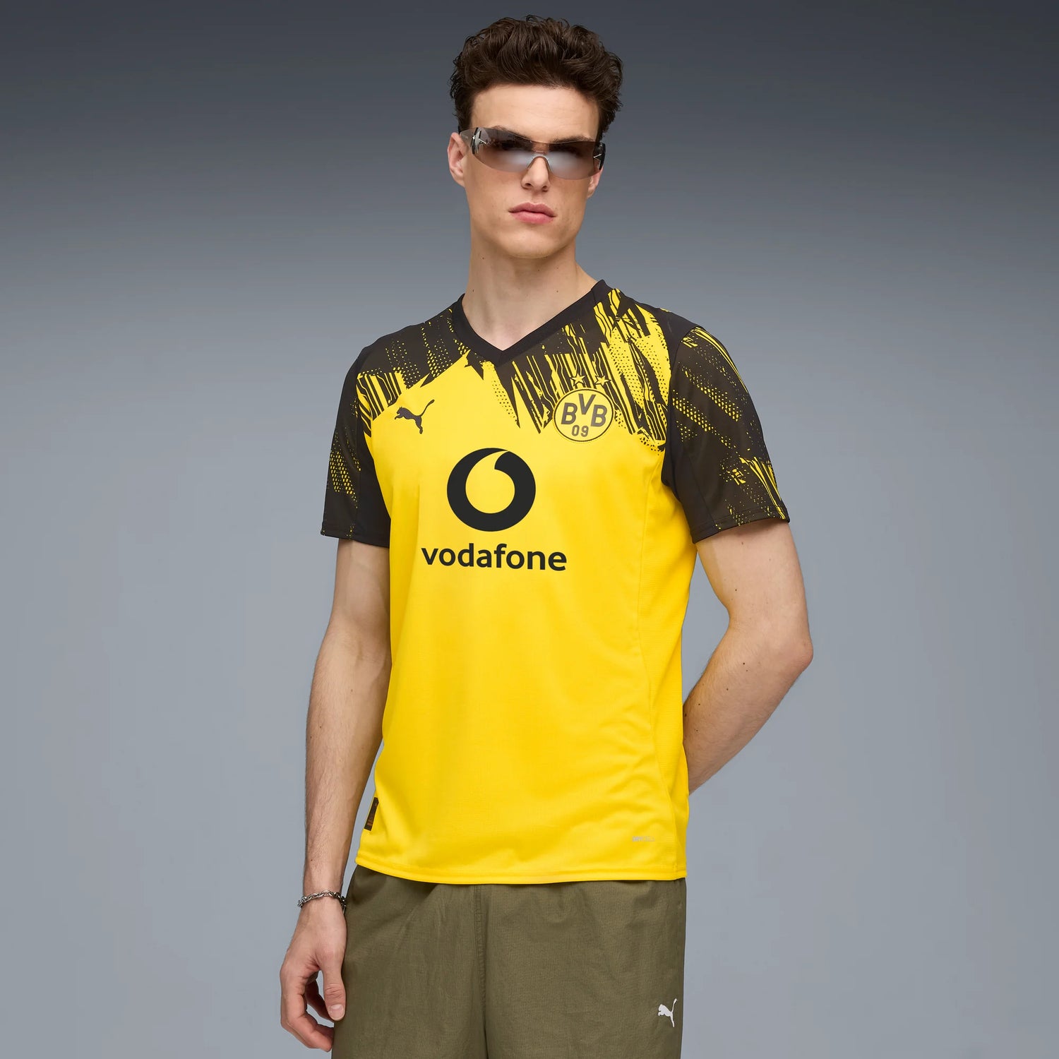 Puma 2025-26 Borussia Dortmund Men's Stadium Home Soccer Jersey (Model - Front)