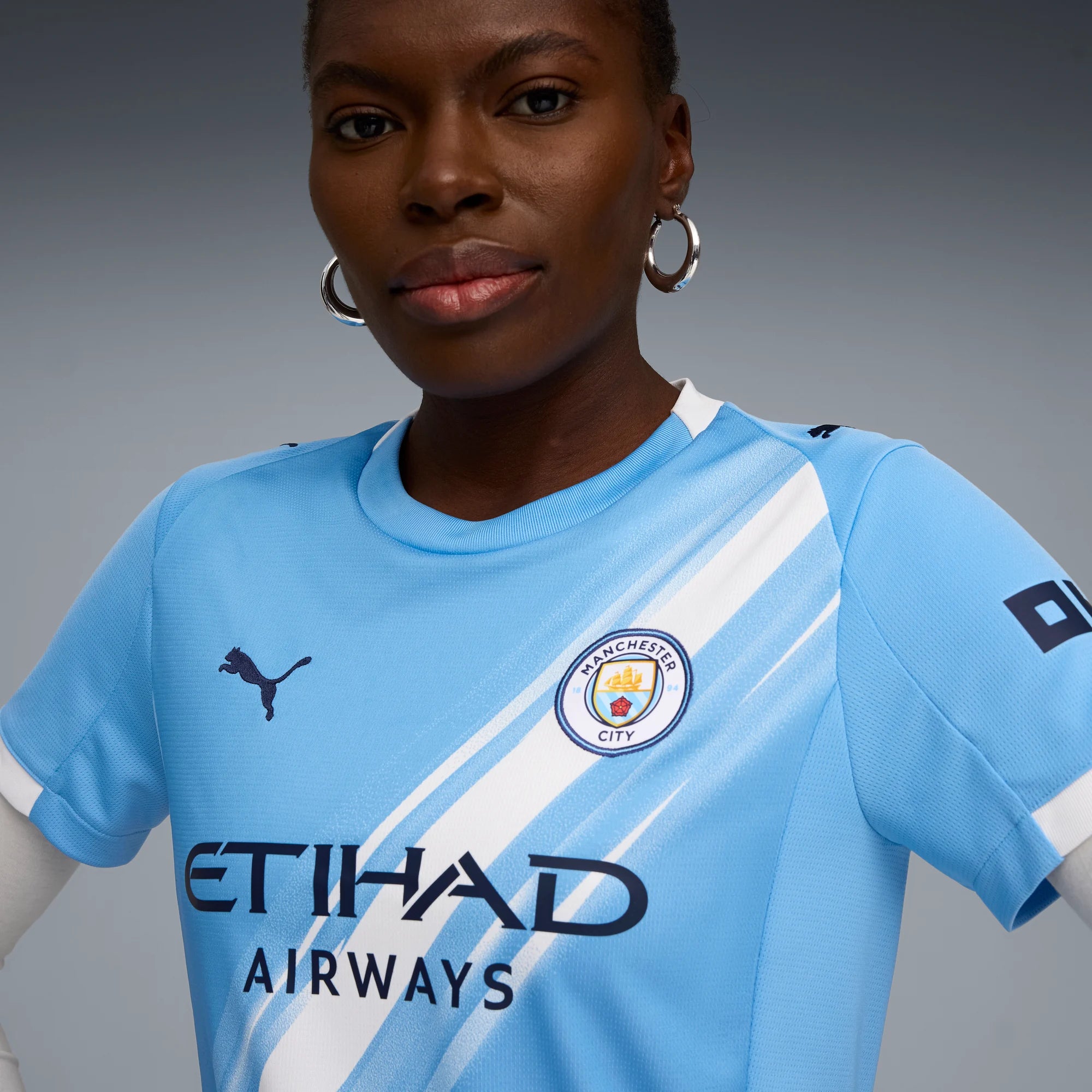 Puma 2025-26 Manchester City Women's Stadium Home Soccer Jersey (Detail 1)
