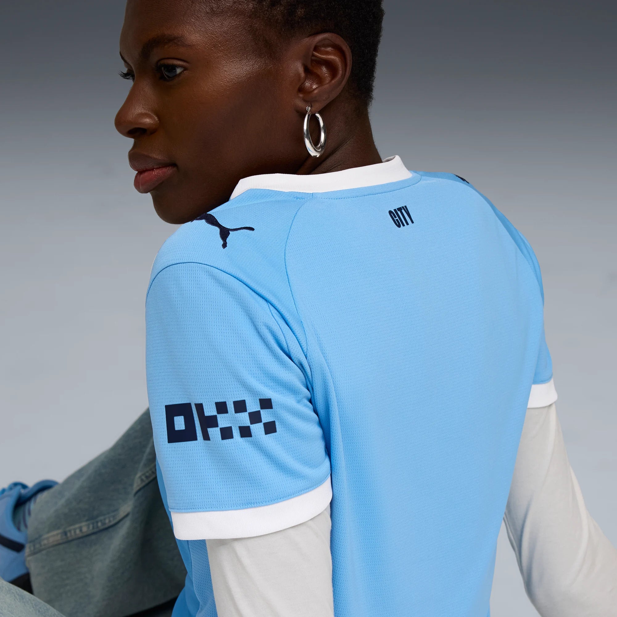 Puma 2025-26 Manchester City Women's Stadium Home Soccer Jersey (Detail 2)