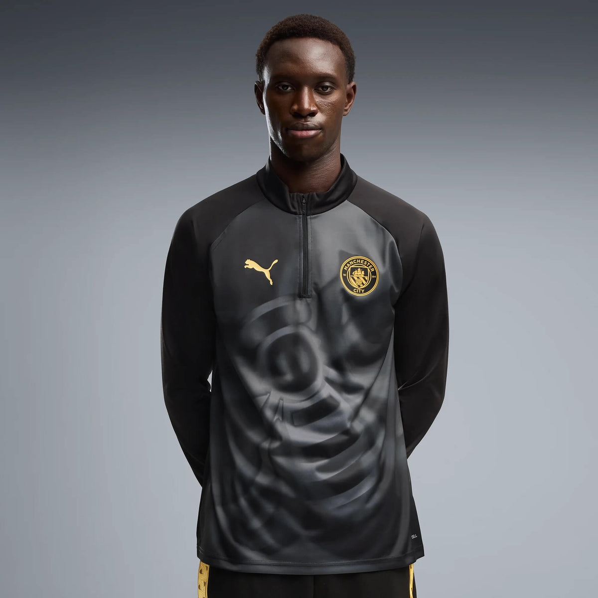 Puma 2026-27 Manchester City Men's Quarter-Zip Warmup Top (Model - Front)