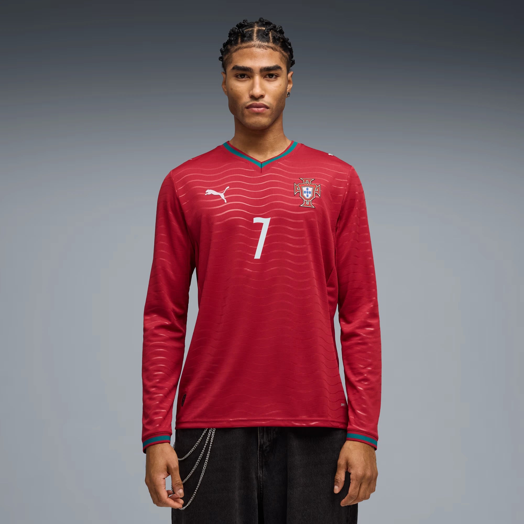 Puma 2026 Portugal Men's Stadium Home Ronaldo #7 Long-Sleeve Soccer Jersey (Model - Front)