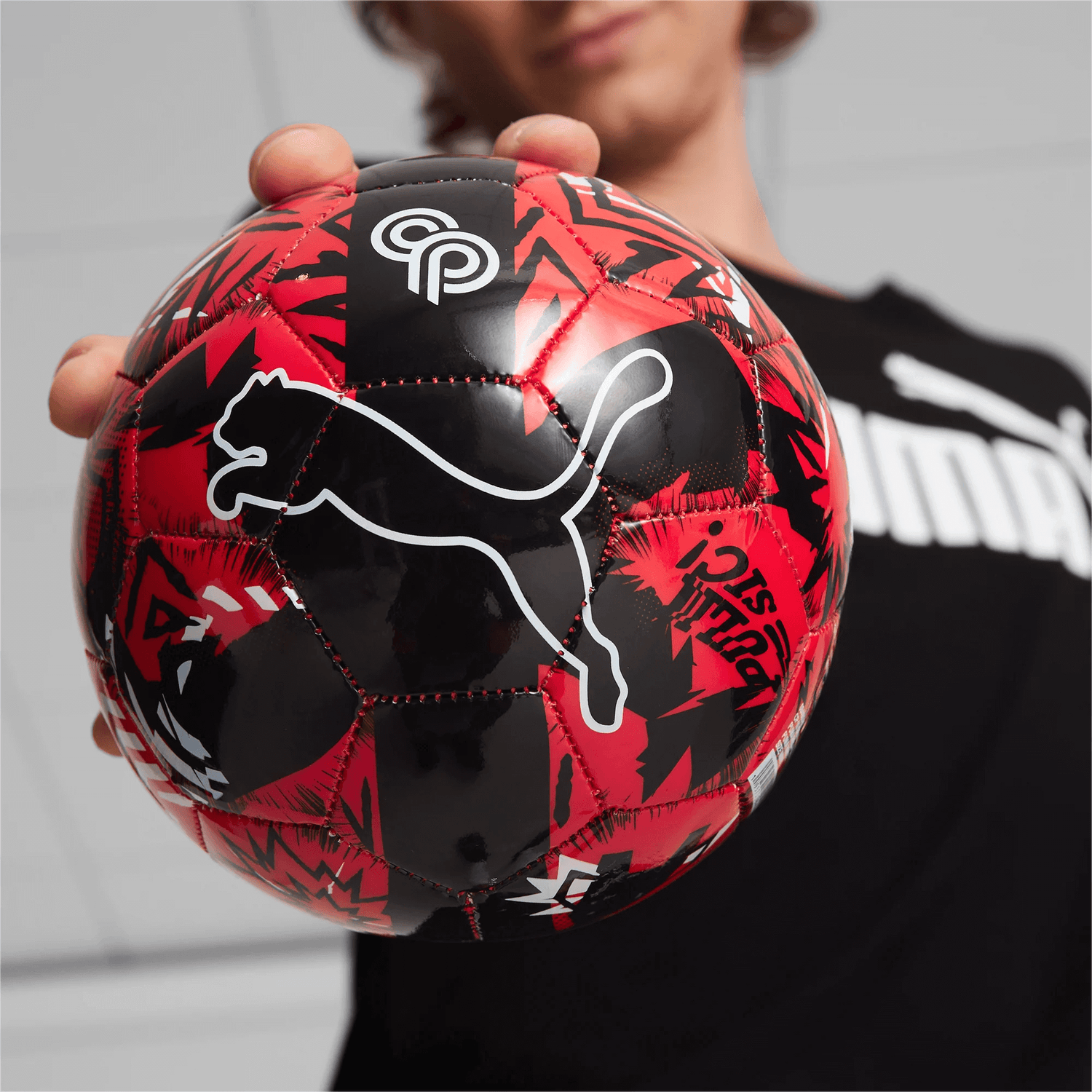 Puma Christian Pulisic Graphic Mini Ball (Detail 1)