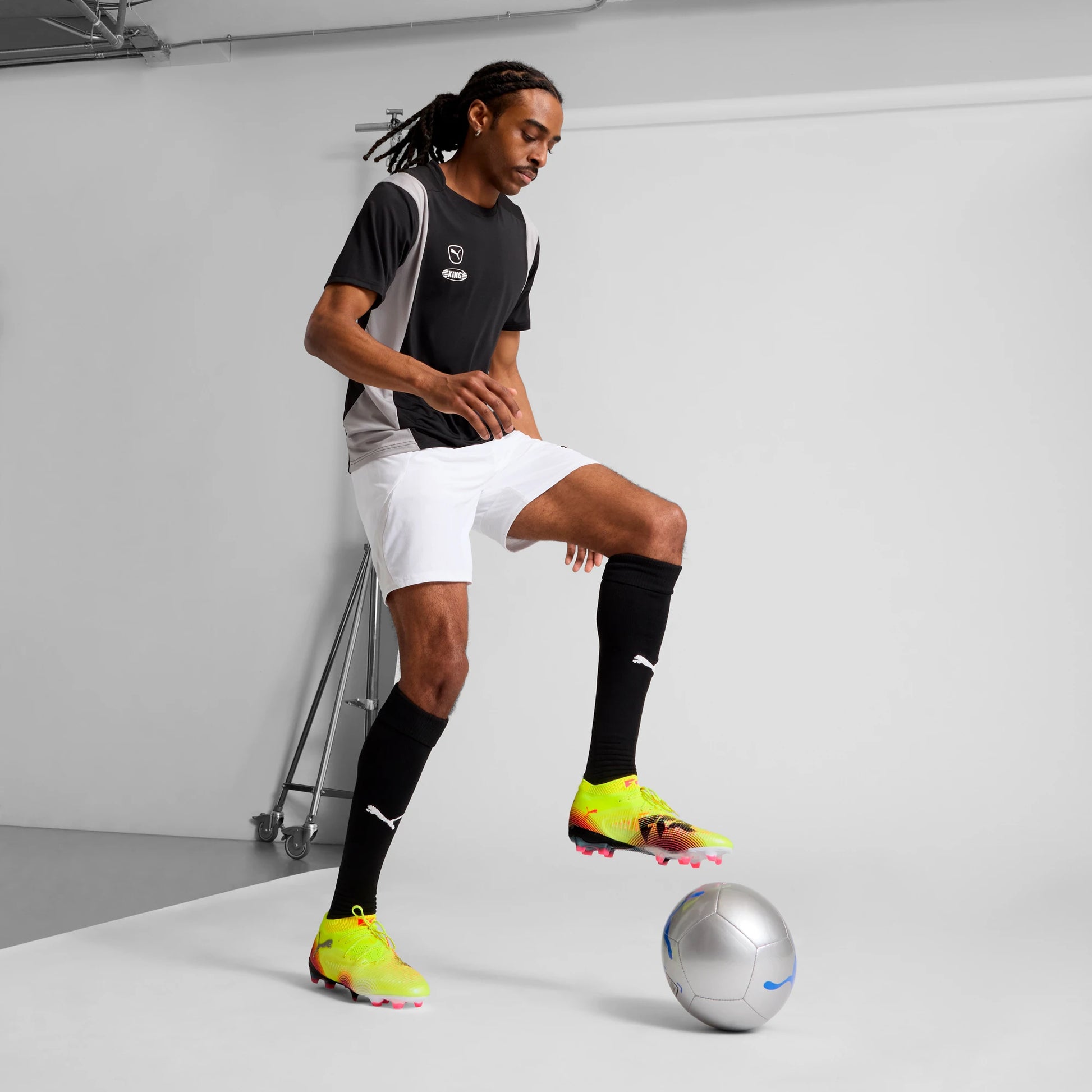 Puma Future 8 Ultimate Low Firm Ground Soccer Cleats - Audacity Pack (SP25) (Model 2)