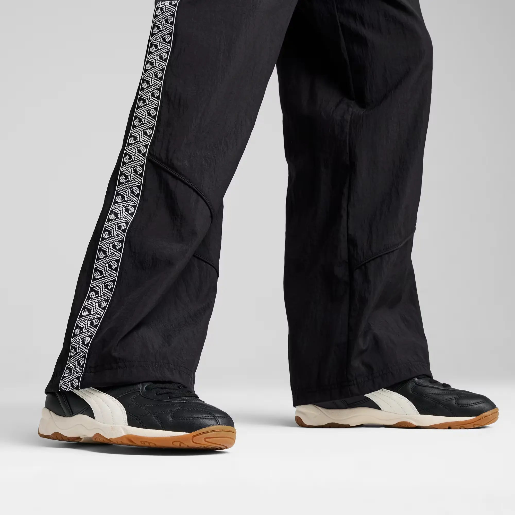 Puma King Indoor Soccer Shoes - King Classic Pack (SP26) (Model 2)