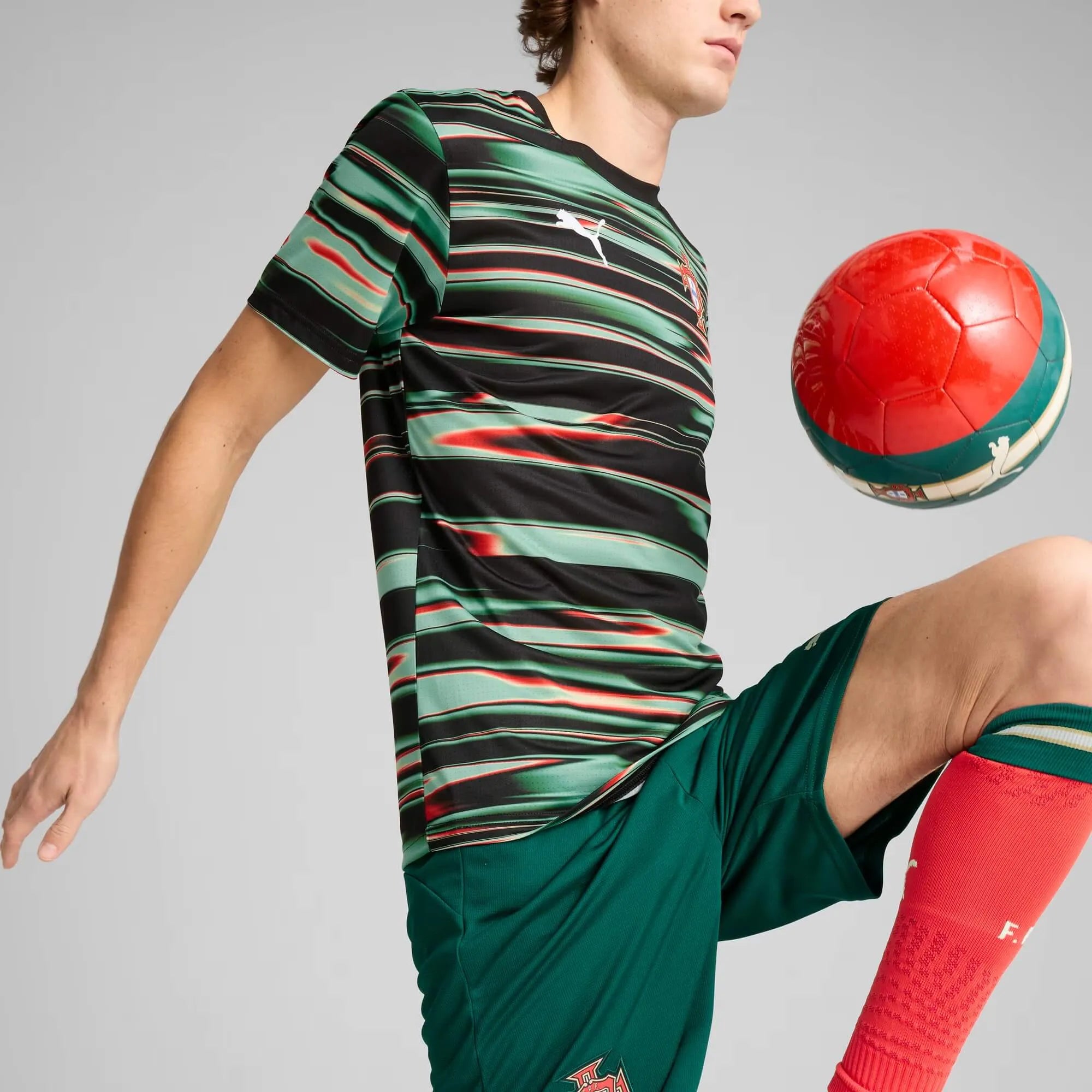Puma 2025-26 Portugal Men's Pre-Match SS Jersey (Detail 2)