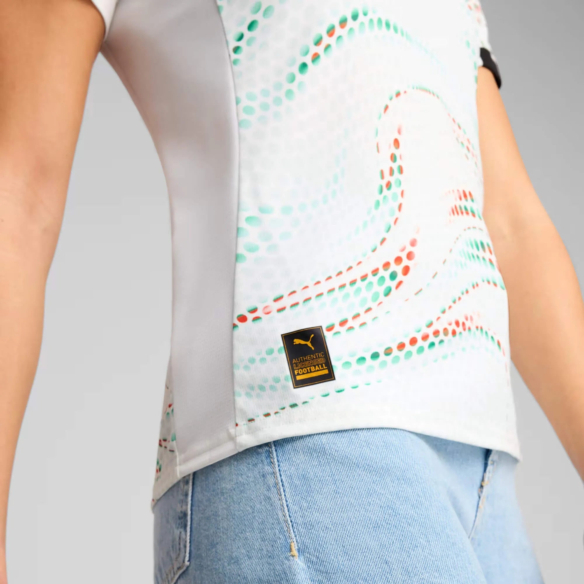 Puma 2025-26 Portugal Womens Stadium Away Jersey (Detail 2)