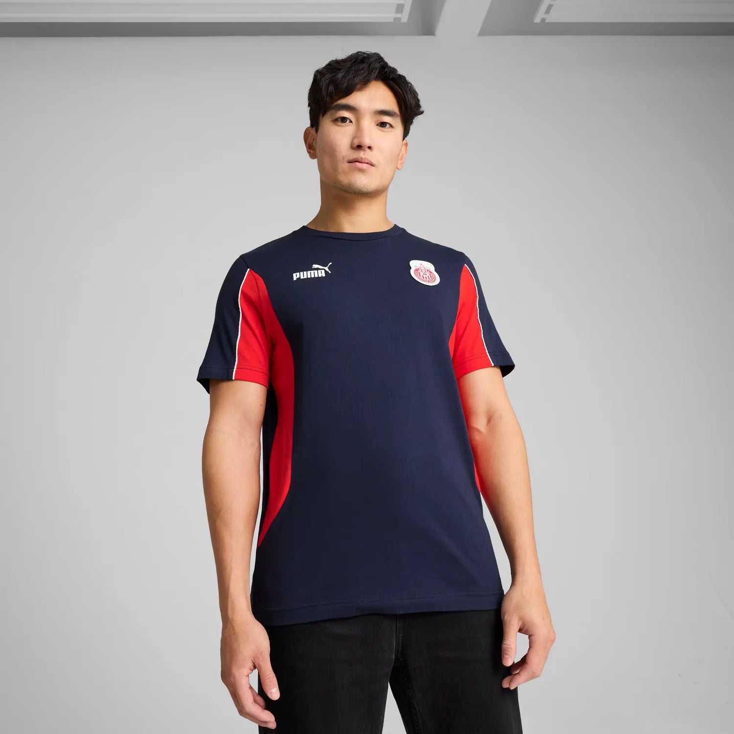 Puma 2025 Chivas Men's FTBLARCHIVE Tee (Model - Front)