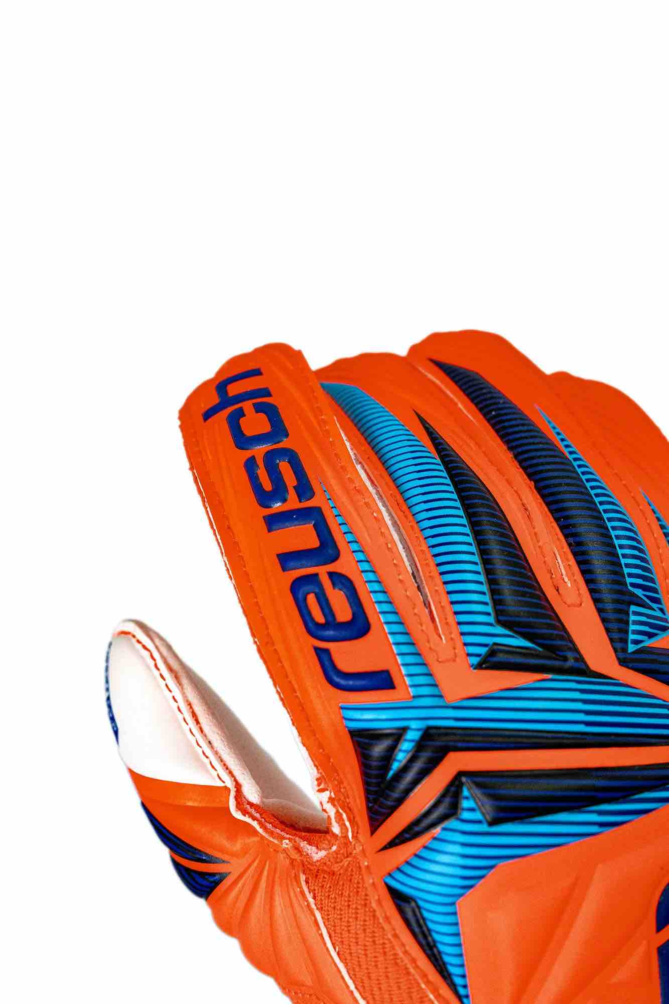 Reusch Junior Attrakt Advance Goalkeeper Gloves (Detail 1)