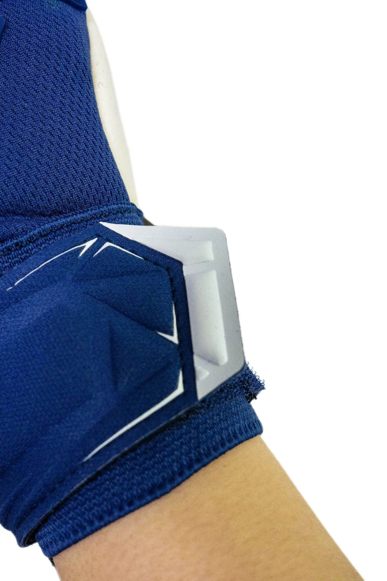 Reusch Junior Attrakt Freegel Gold X Finger Support Goalkeeper Gloves (Detail 3)