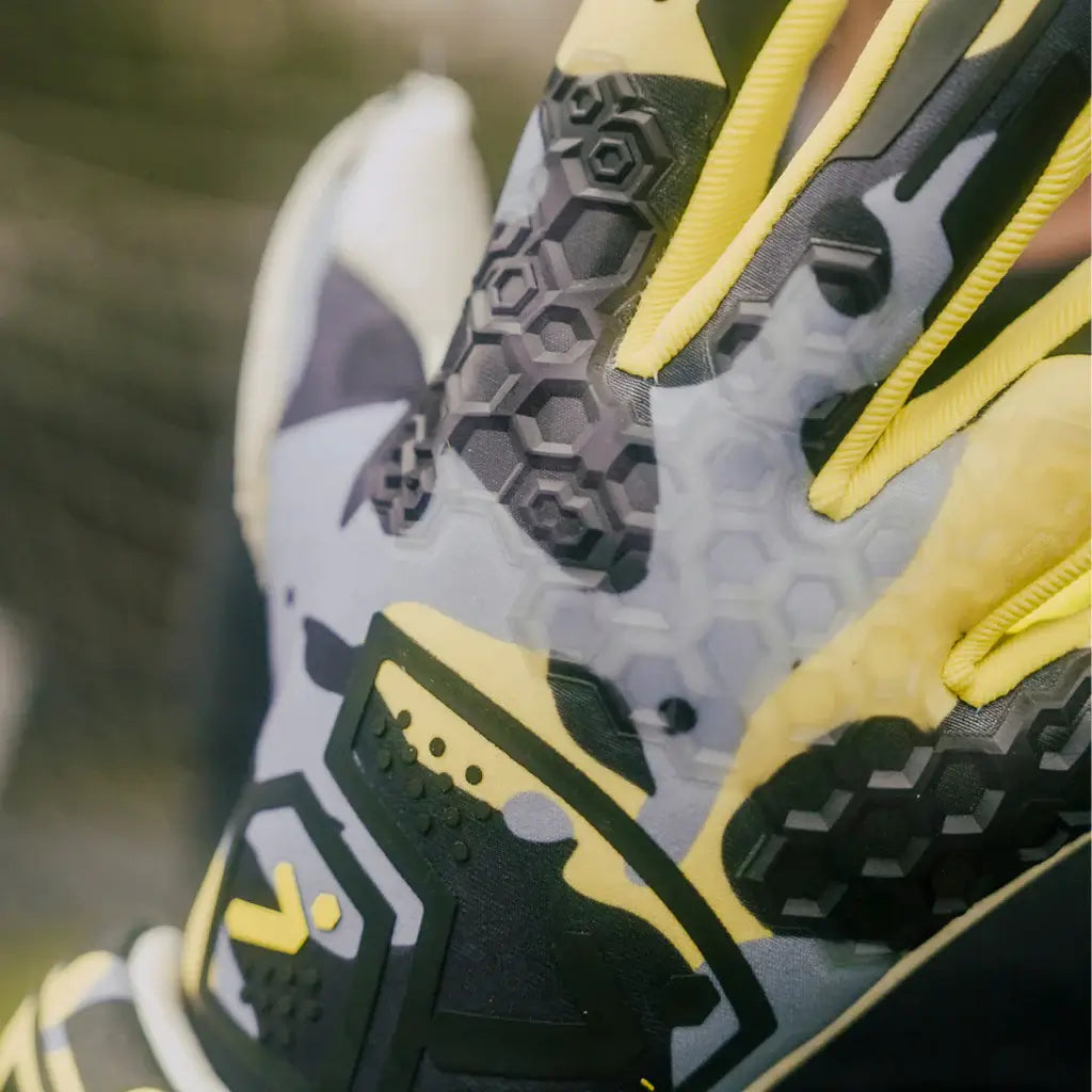 Storelli Silencer Threat FS Goalkeeper Gloves Camo (Detail 1)