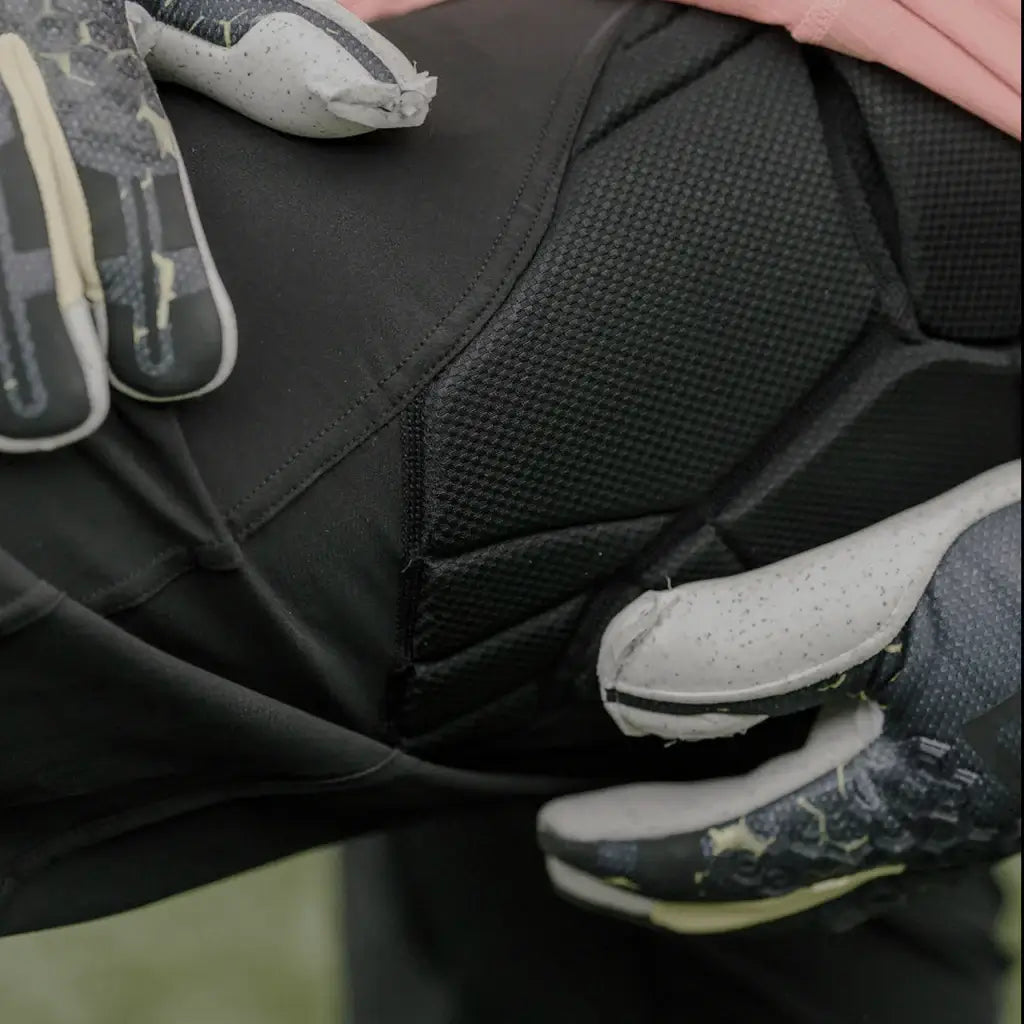 Storelli Youth Exoshield Goalkeeper Short (Detail 2)