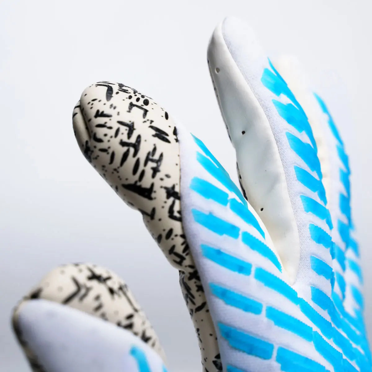 Uhlsport Cybertec Supergrip+ HN Goalkeeper Gloves (Detail 3)