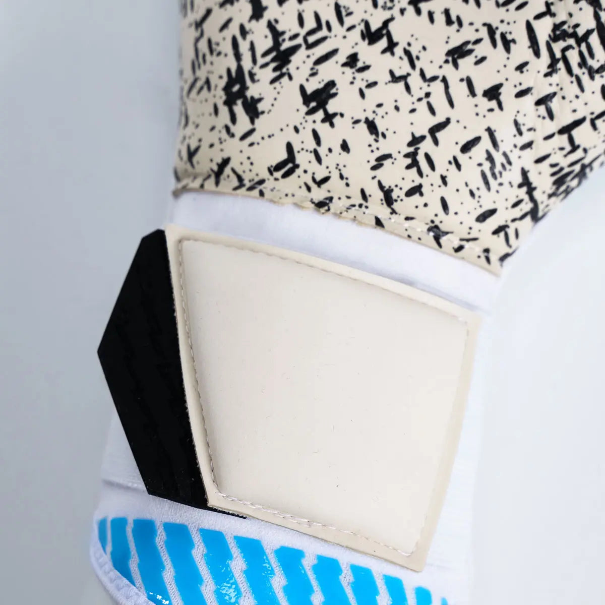 Uhlsport Cybertec Supergrip+ HN Goalkeeper Gloves (Detail 5)