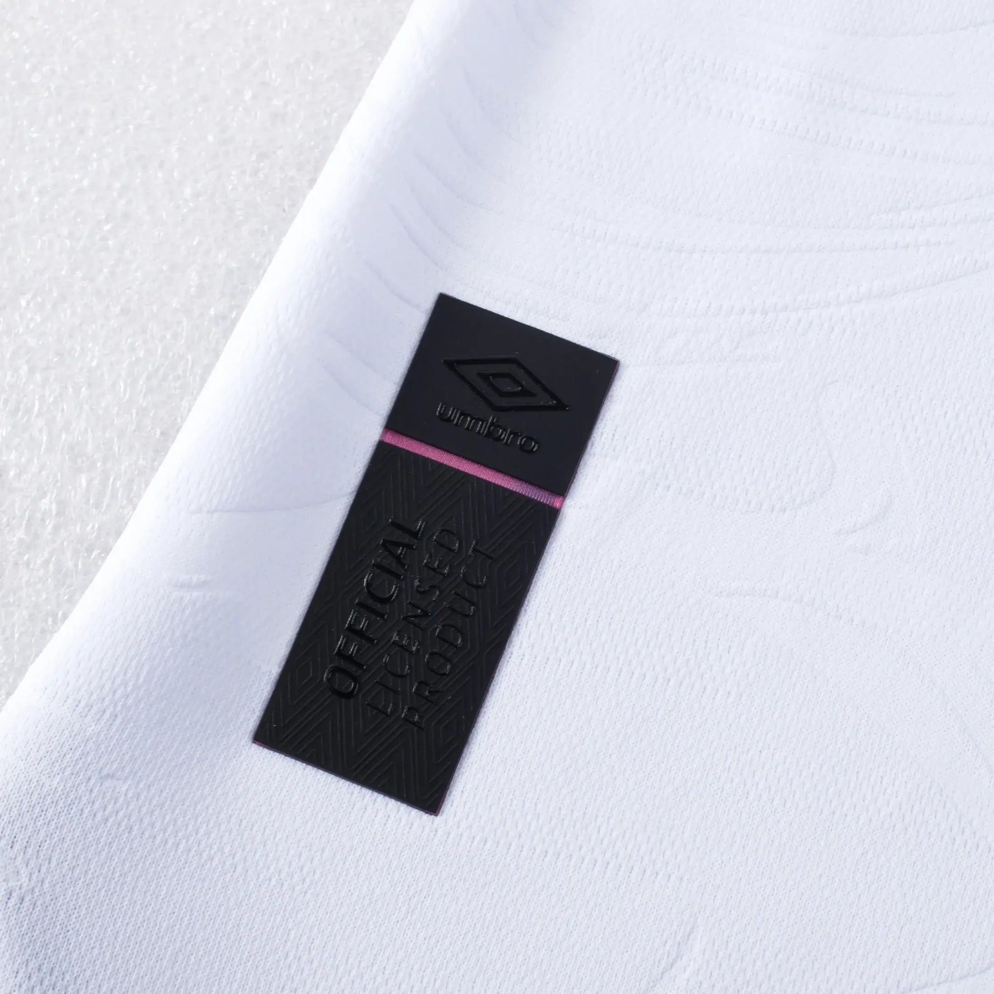 Umbro 2025-26 El Salvador Men's Stadium Away Long-Sleeve Soccer Jersey (Detail 3)