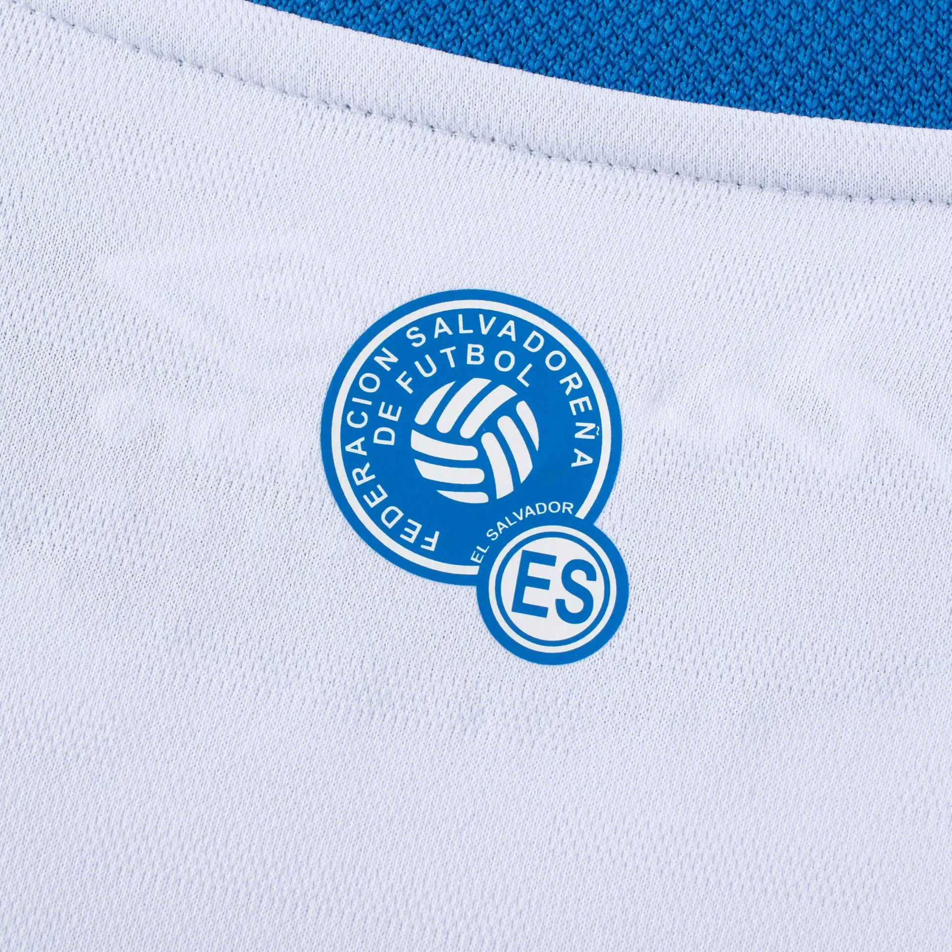 Umbro 2025-26 El Salvador Men's Stadium Away Long-Sleeve Soccer Jersey (Detail 4)