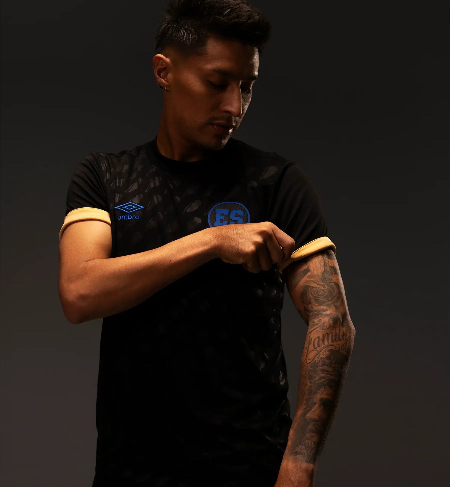 Umbro 2025-26 El Salvador Men's Stadium Third Soccer Jersey (Model - Front 2)