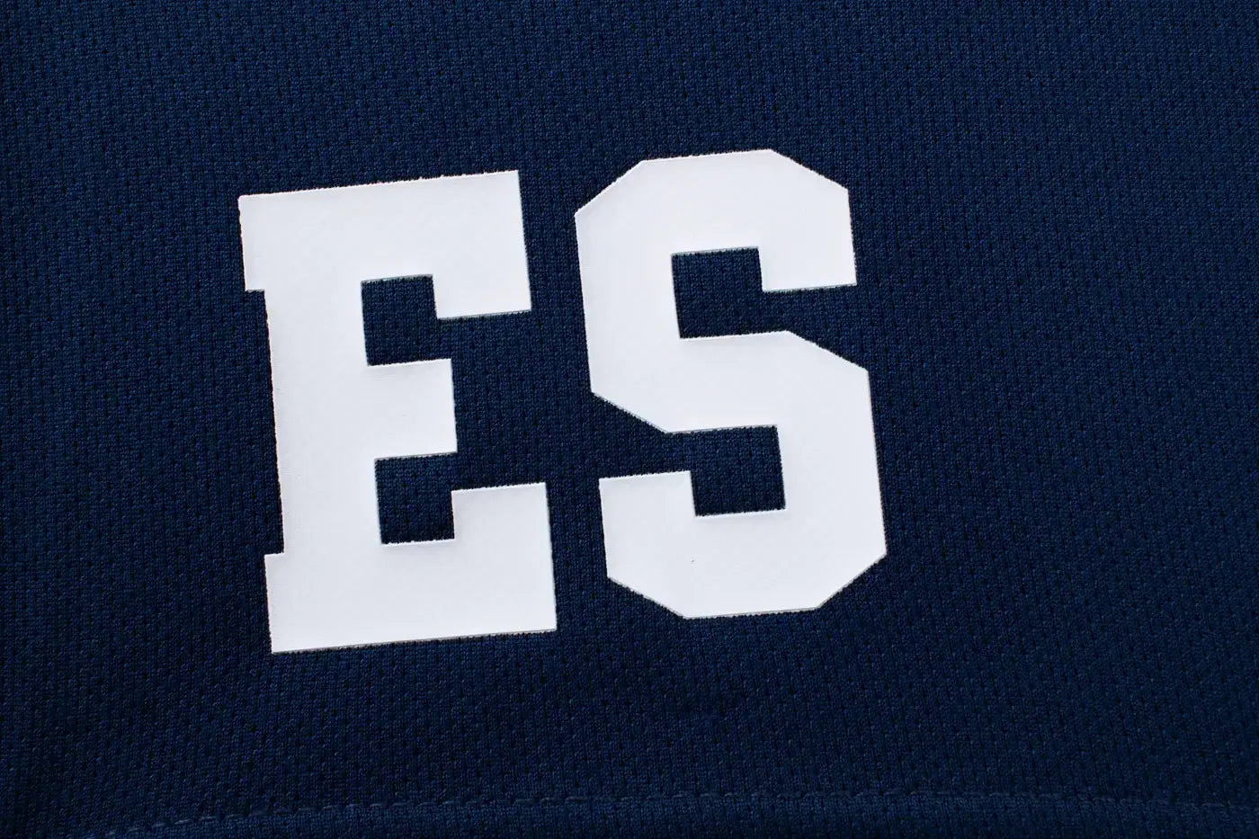 Umbro 2026-27 El Salvador Kids Home Soccer Jersey Set (Detail 4)
