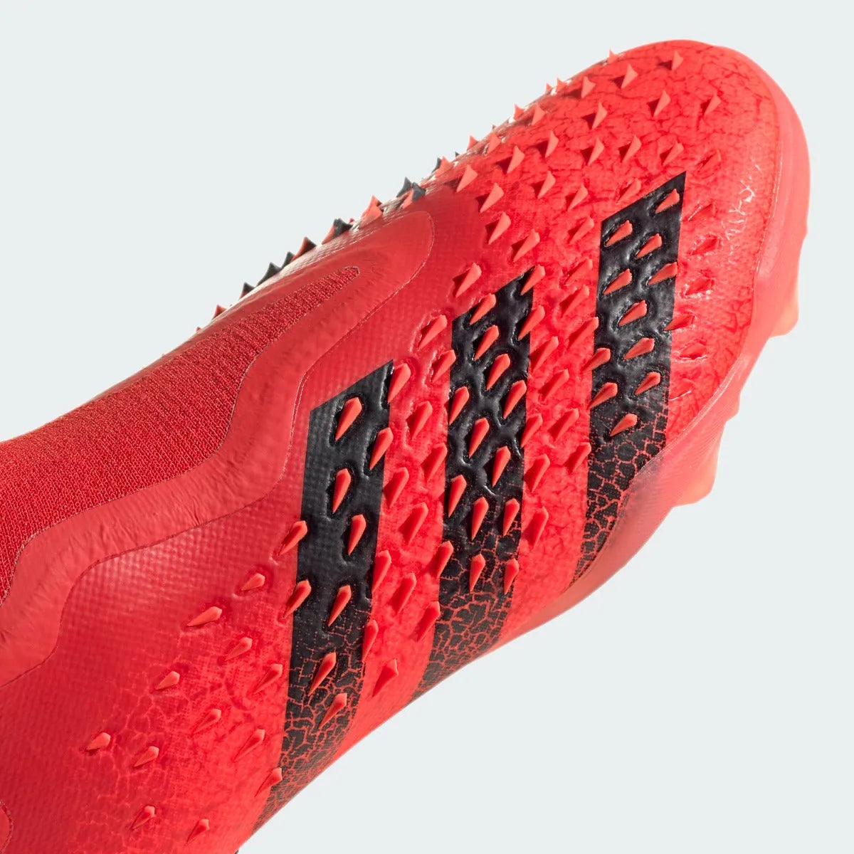 Adidas Predator Freak + TF - Red-Black (Detail 1)