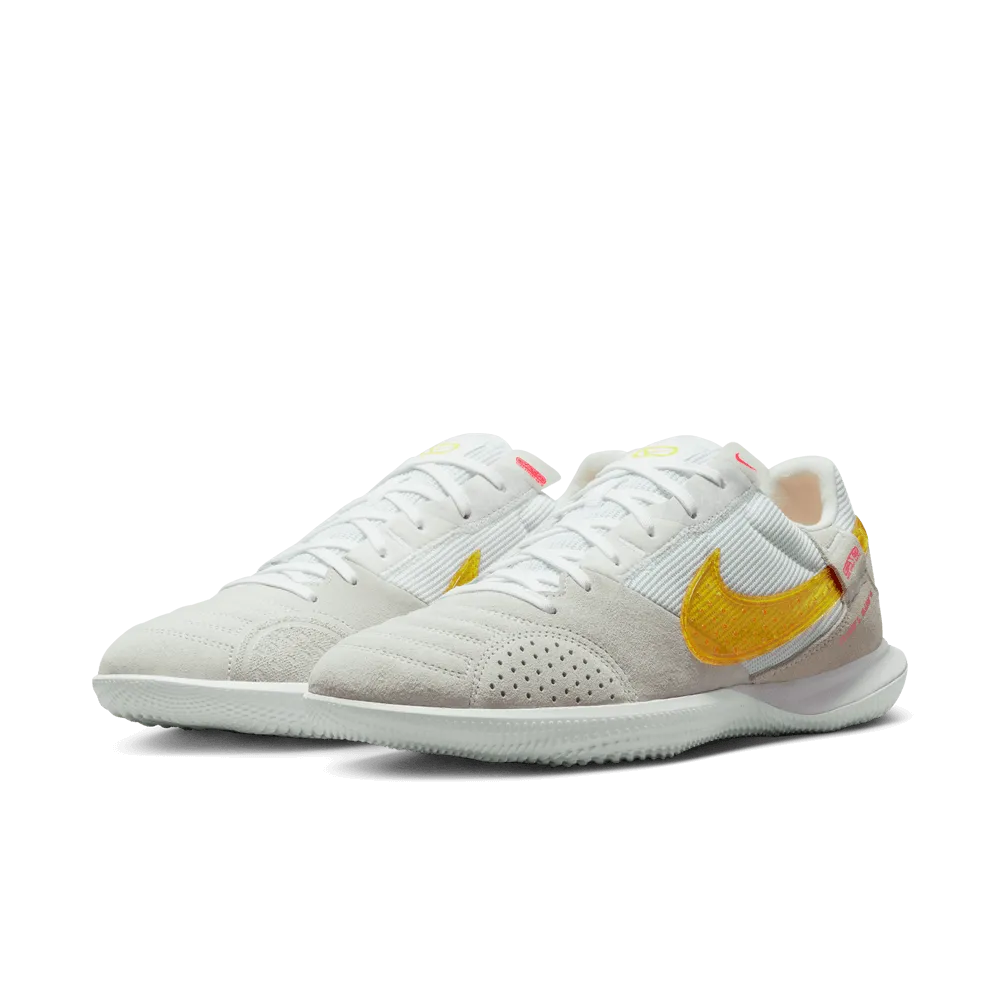 Nike Streetgato - White - Gold (Pair - Lateral)