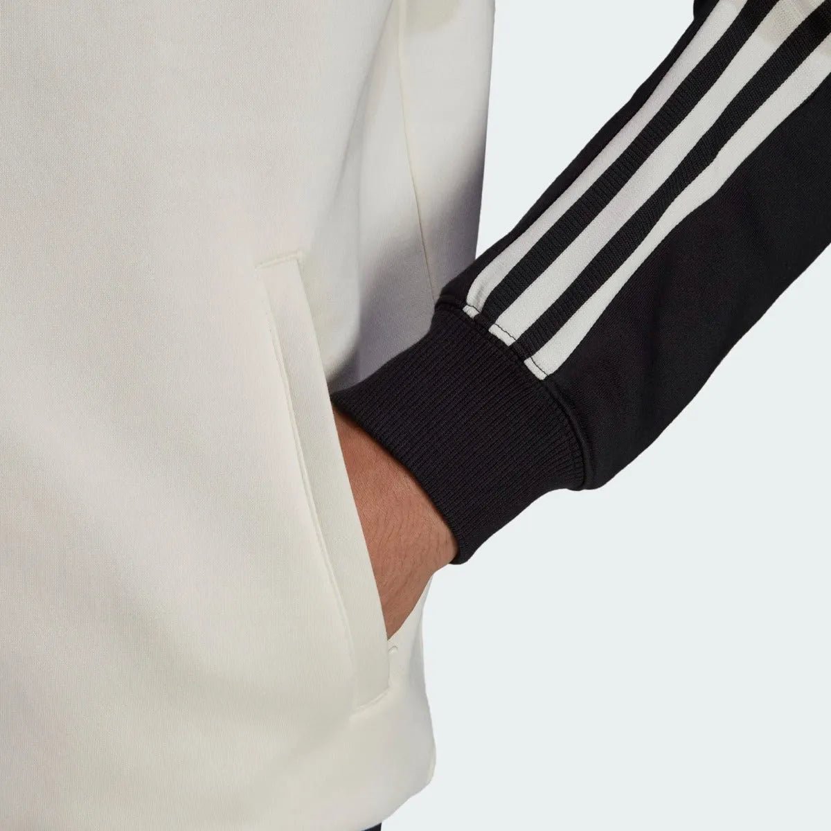 adidas 2021-22 Juventus Tiro 21 Anthem Jacket - Chalk White-Black