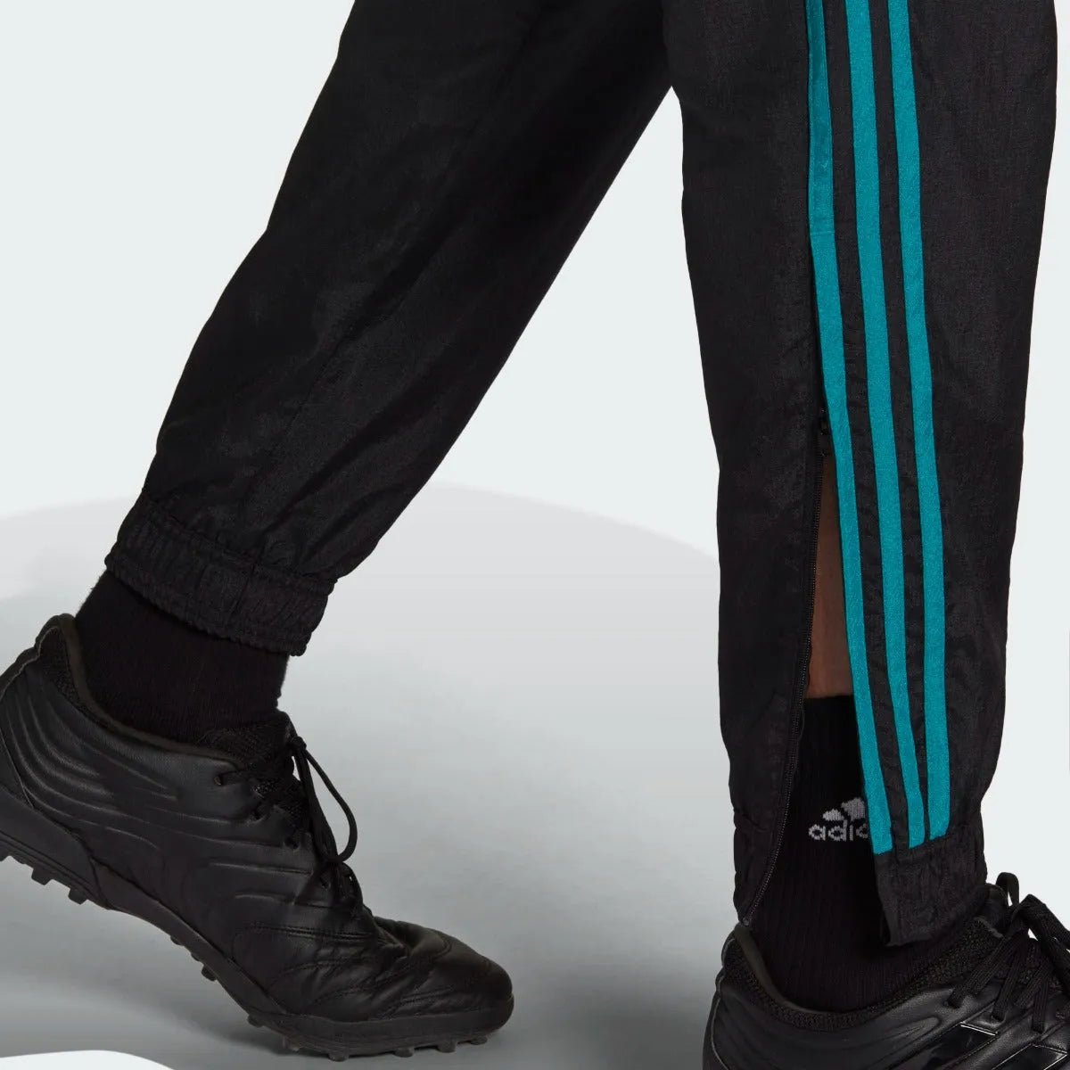 Adidas 2021-22 Real Madrid Icon Woven Pants - Black