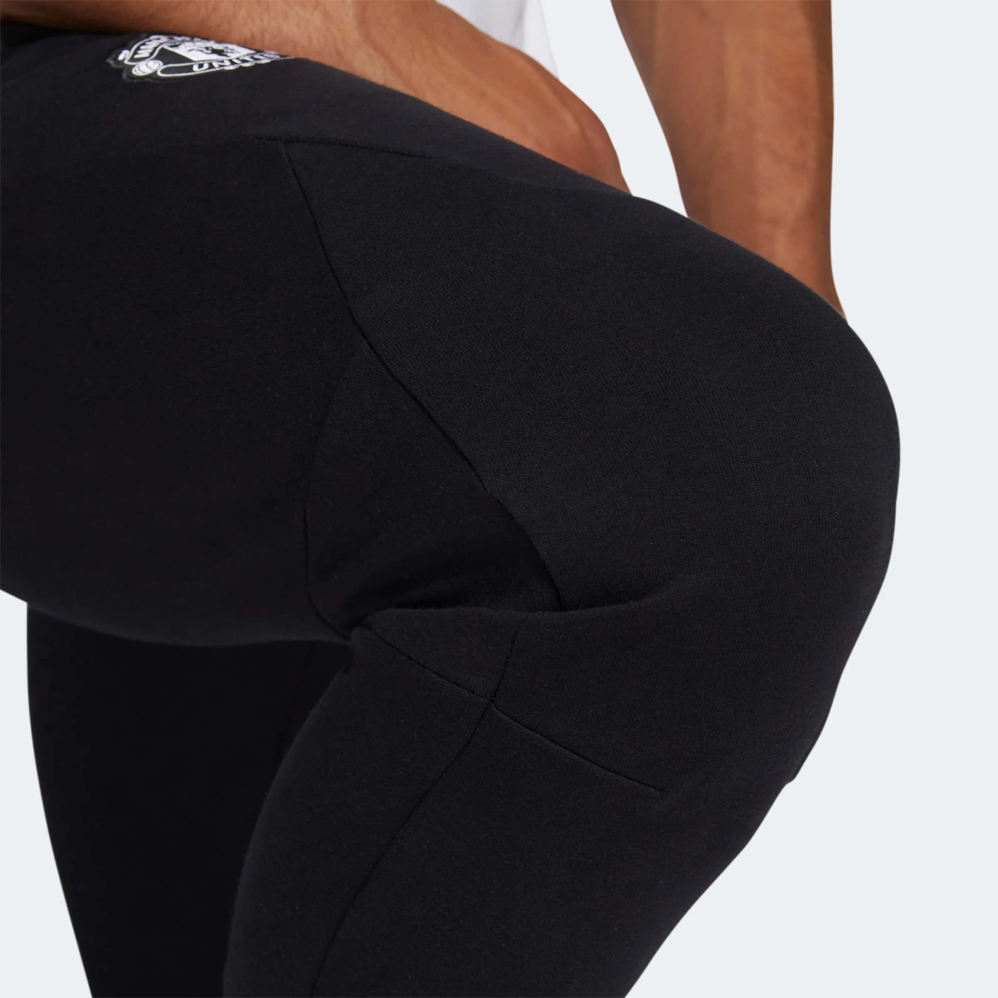 adidas 2022-23 Manchester United Travel Pants - Black-Red (Detail 3)