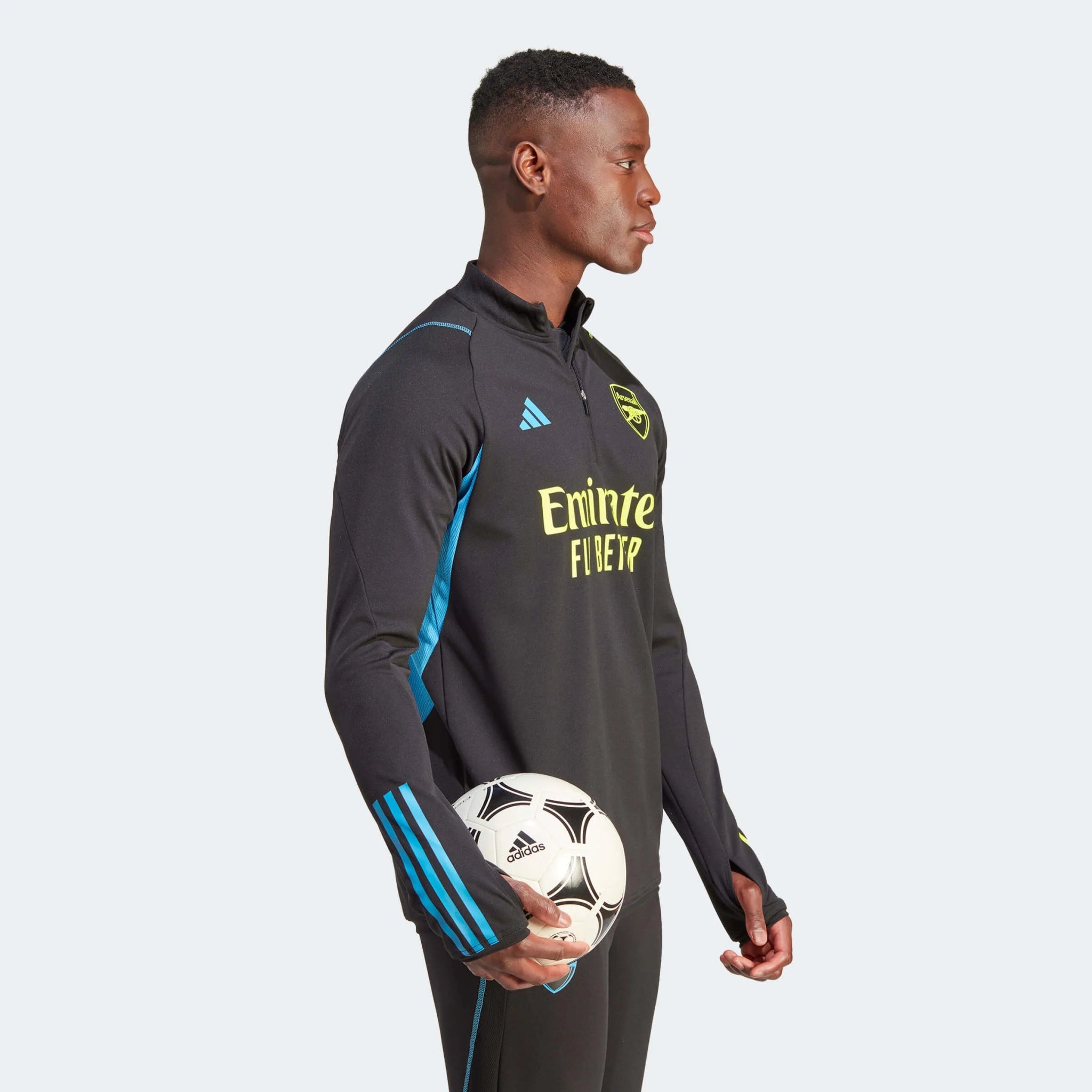 adidas 2023-24 Arsenal Men's Training Top (Model - Side)