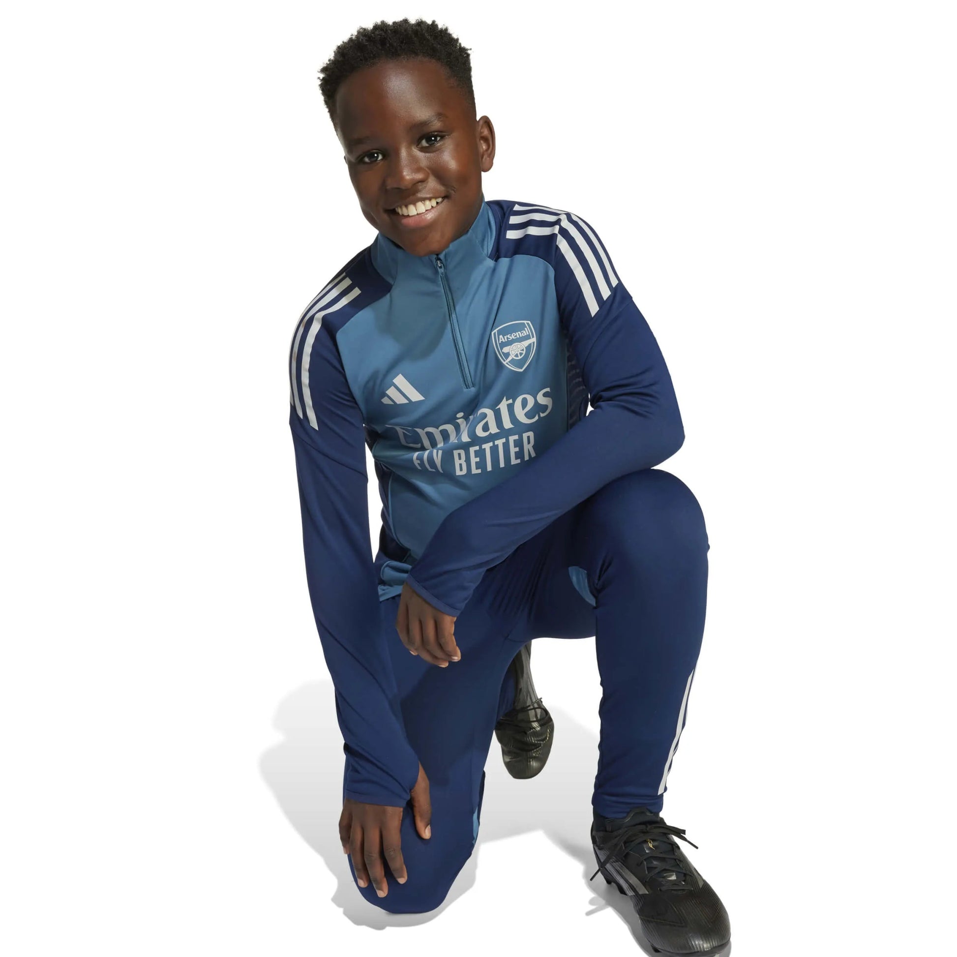 adidas 2025-26 Arsenal Youth Training Top (Model - Side)