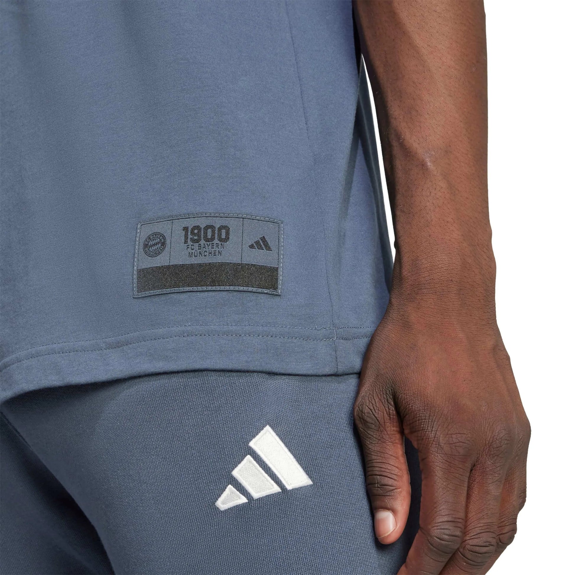 adidas 2025-26 Bayern Munich Men's US Tee (Detail 2)