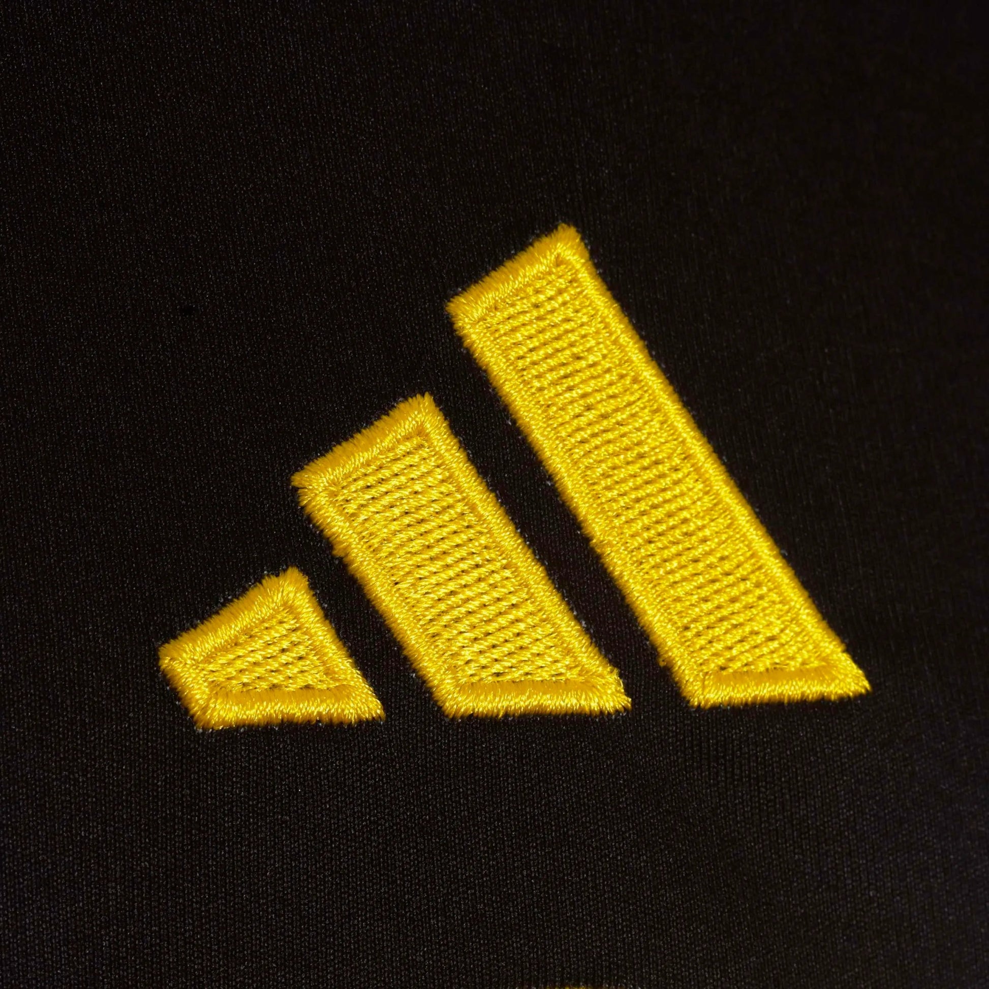 adidas 2025-26 Club America Men's Stadium Home Long-Sleeve Soccer Jersey (Detail 2)