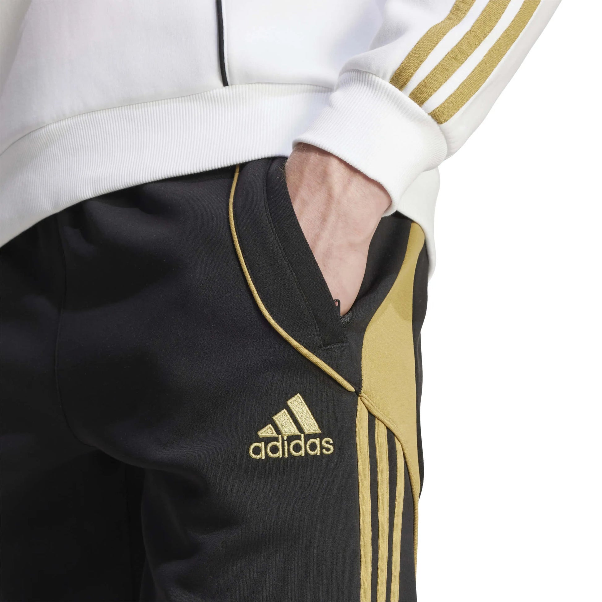 adidas 2025-26 LAFC Men's Travel Pants (Detail 1)