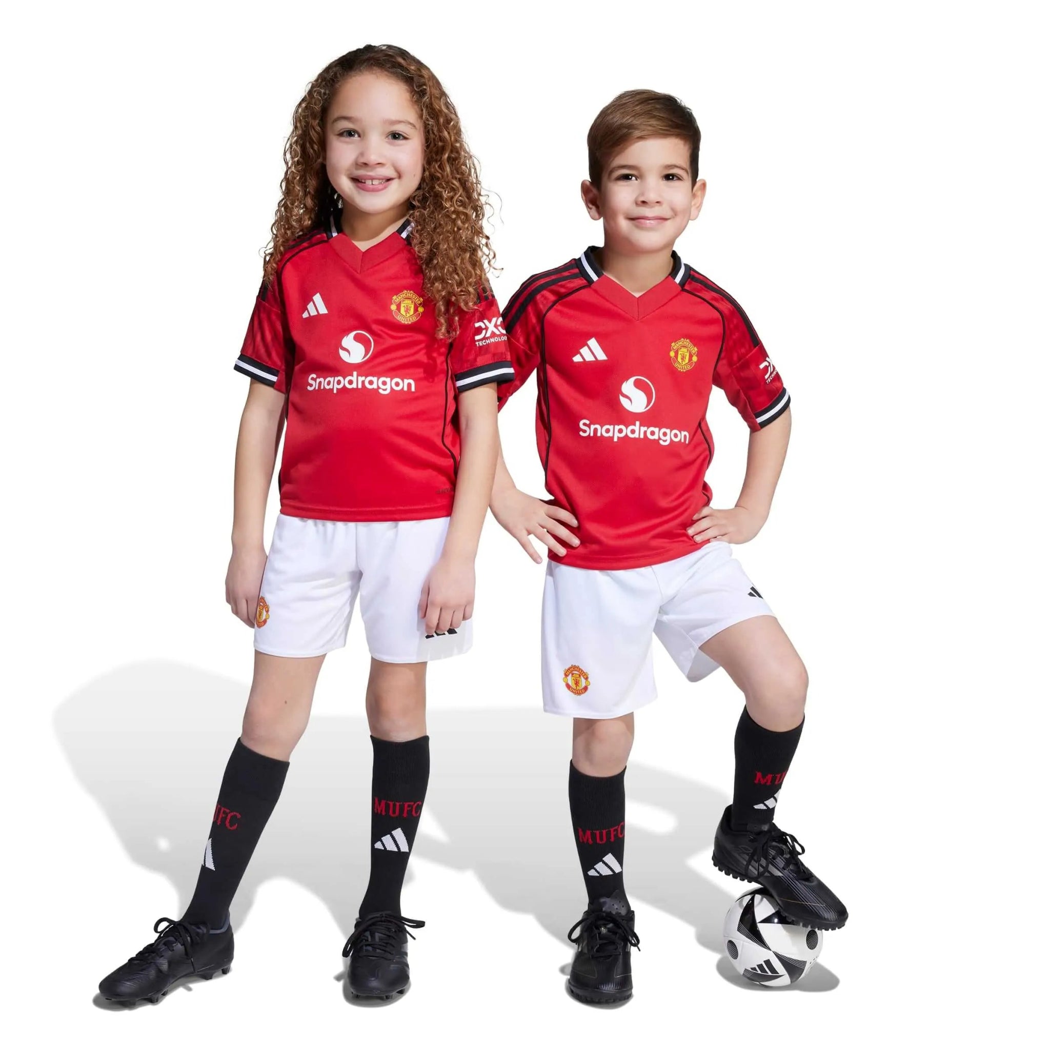 adidas 2025-26 Manchester United Kid's Home Mini Kit (Models - Front)