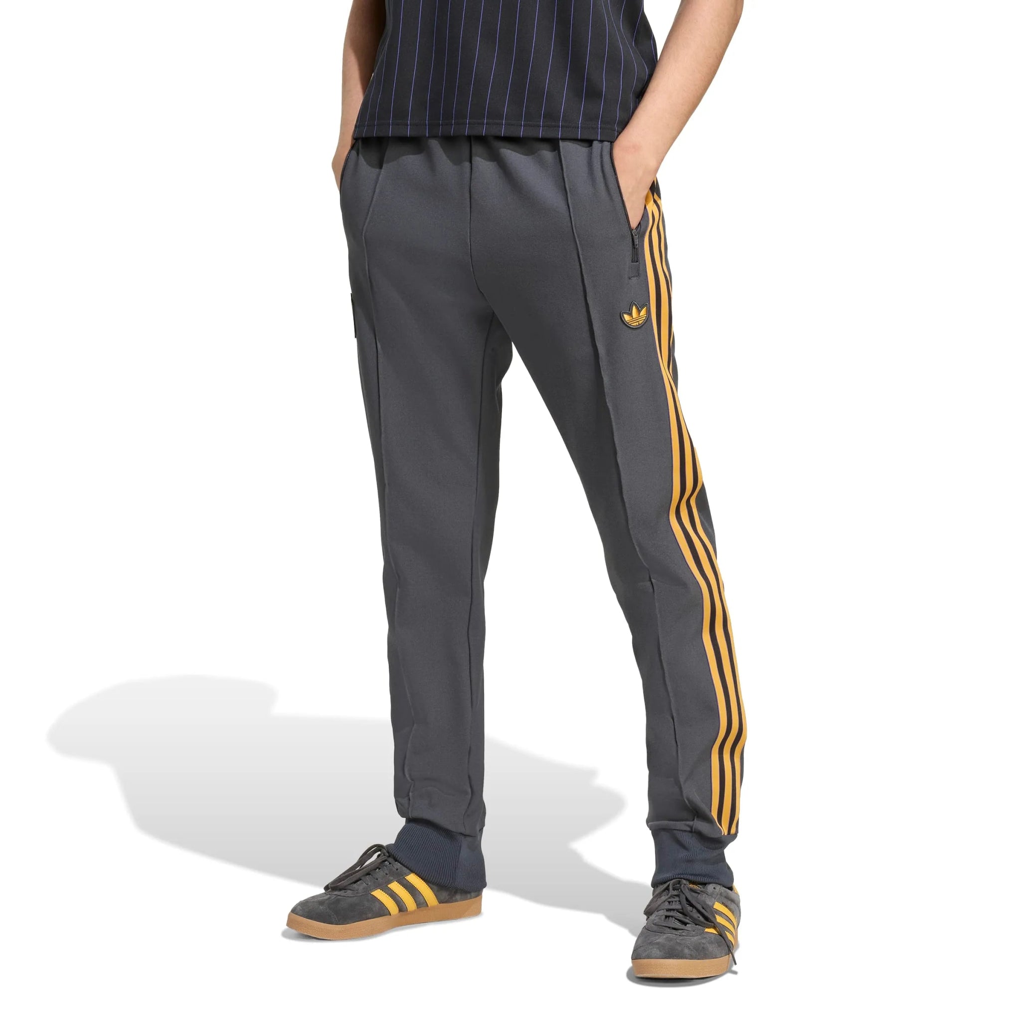 adidas 2025-26 Manchester United Men's Icon Track Pants (Model - Front)
