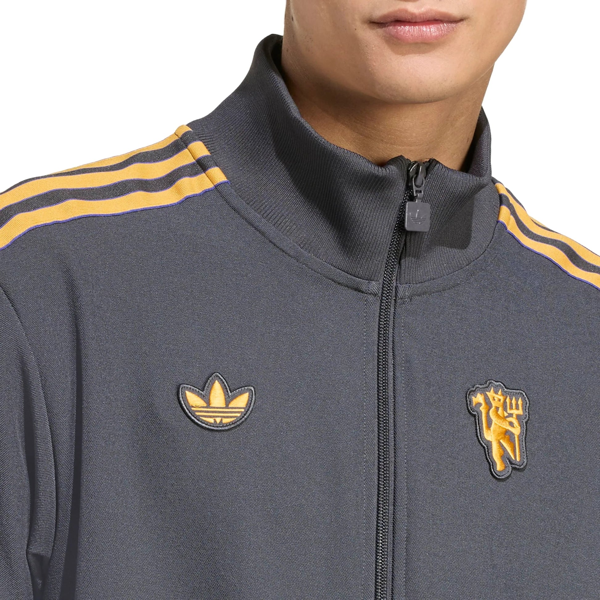 adidas 2025-26 Manchester United Men's Icon Track Top (Detail 1)