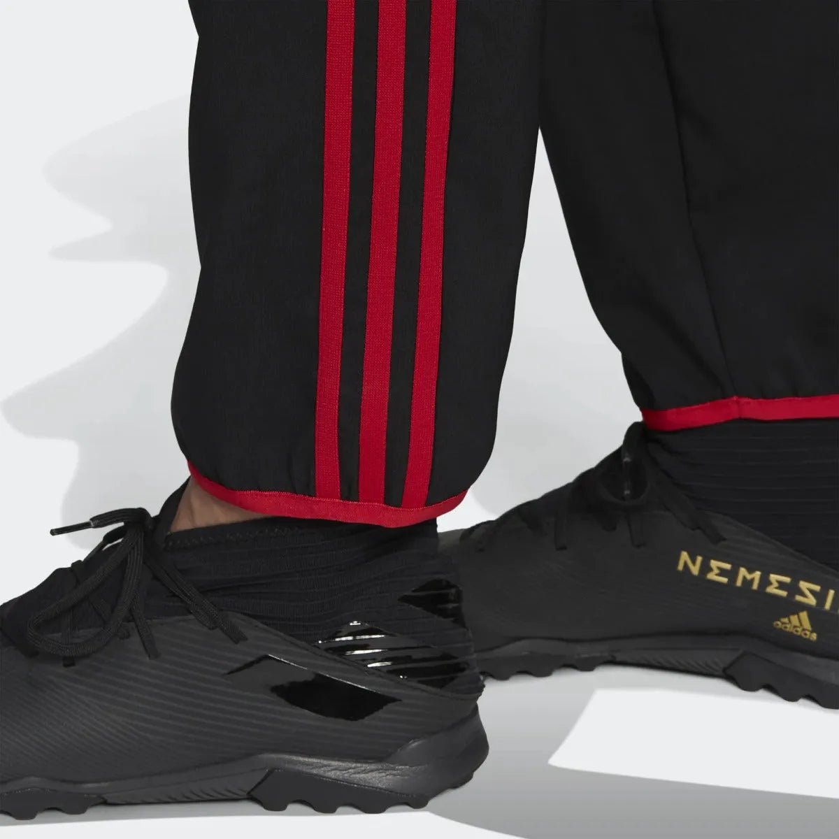 adidas 21-22 Manchester United Teamgeist Woven Pants - Black
