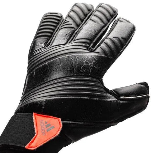 adidas Classic Pro Goalkeeper Gloves Black (Detail 1)