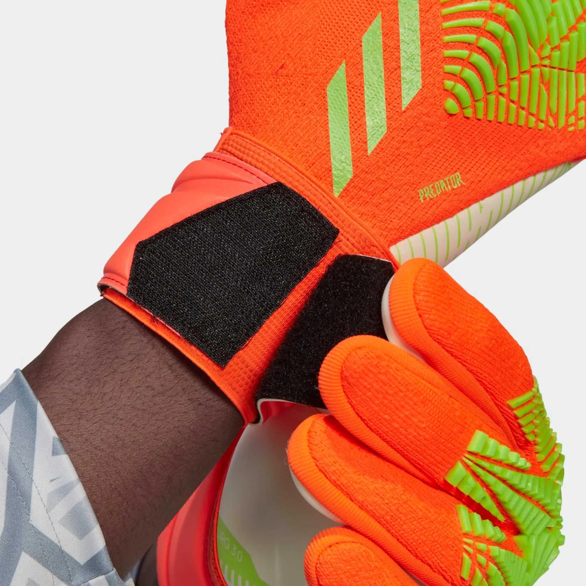 adidas Predator GL League Goalkeeper Glove Solar Red (Detail 1)