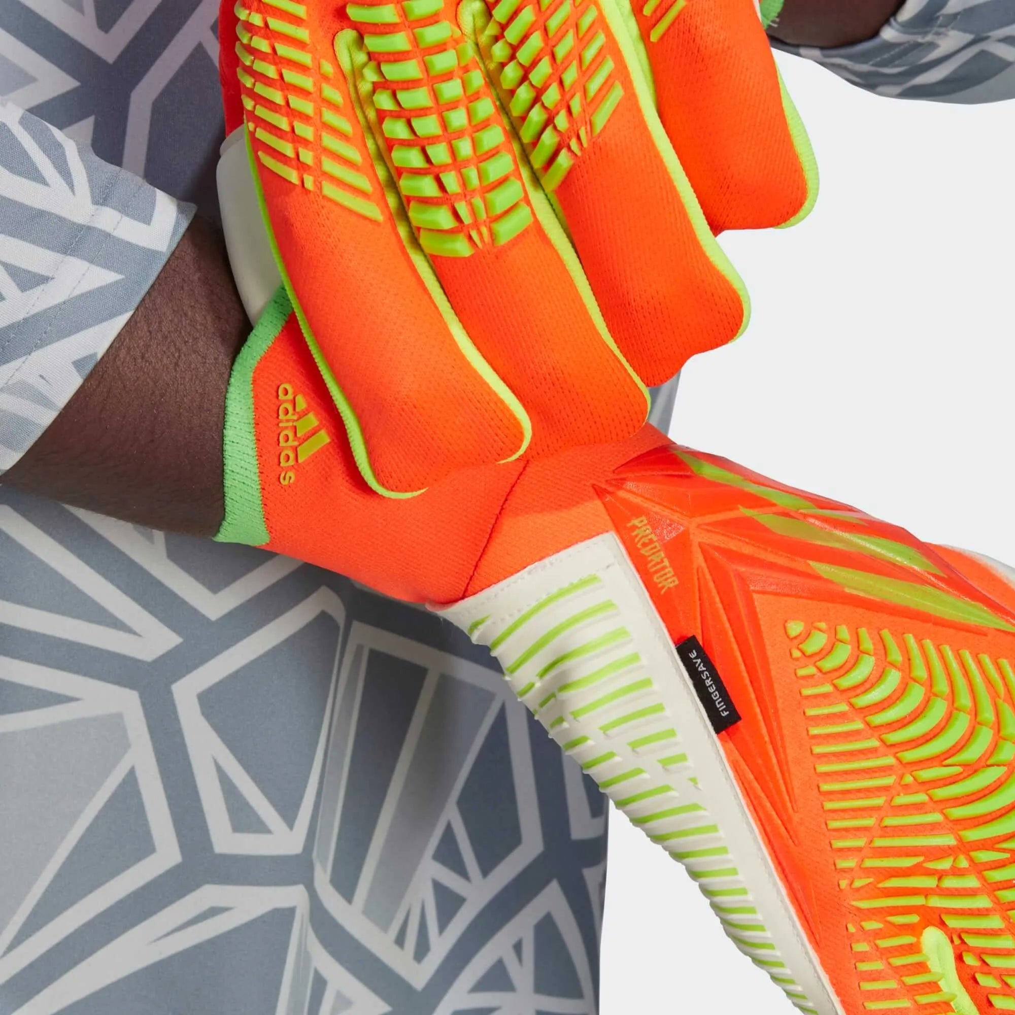 adidas Predator Pro Fingersave GK Glove Solar Red (Detail 1)